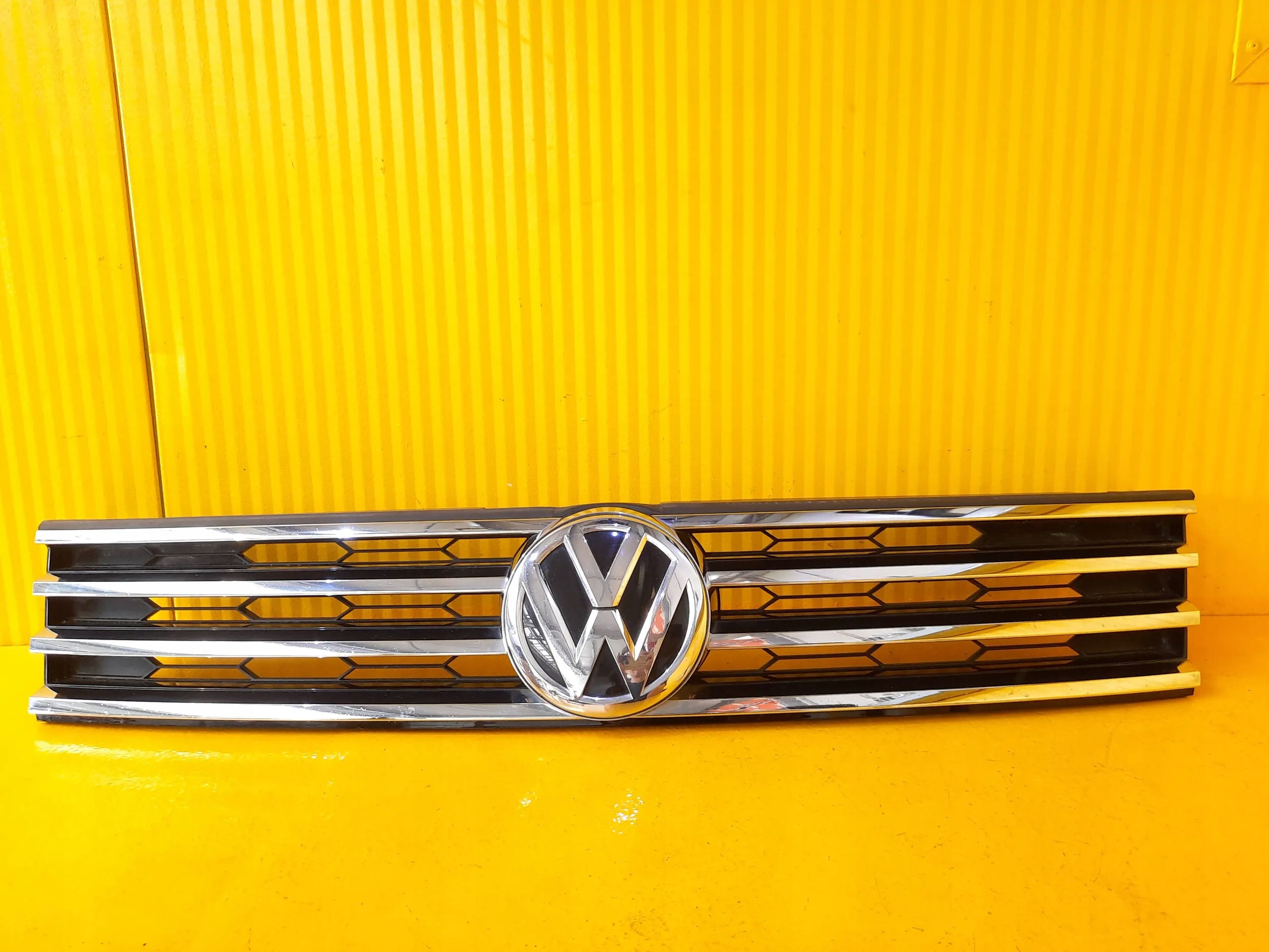 VW Touareg II РЕШІТКА РАДІАТОРА ATRAPAp6853651j