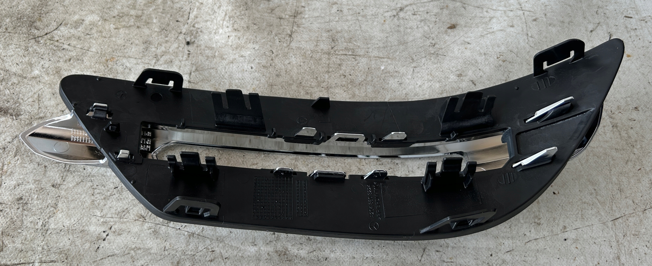 grid left of a bumper front MERCEDES C 204 LIFT