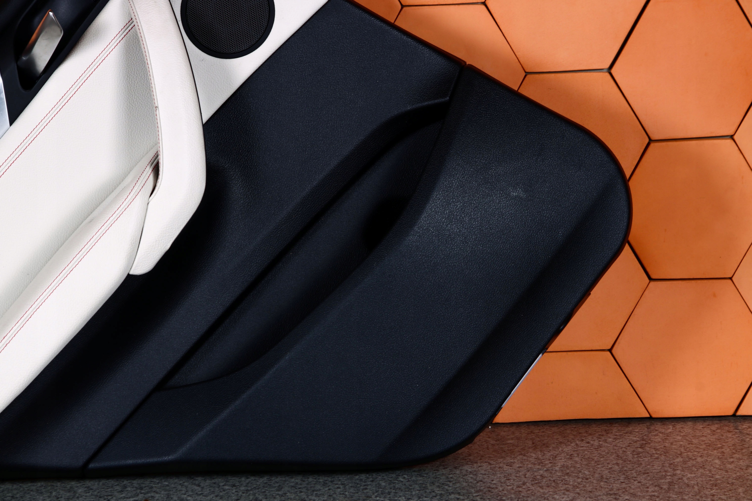 BMW X4 F26 side door left rear part HARMAN KARDON