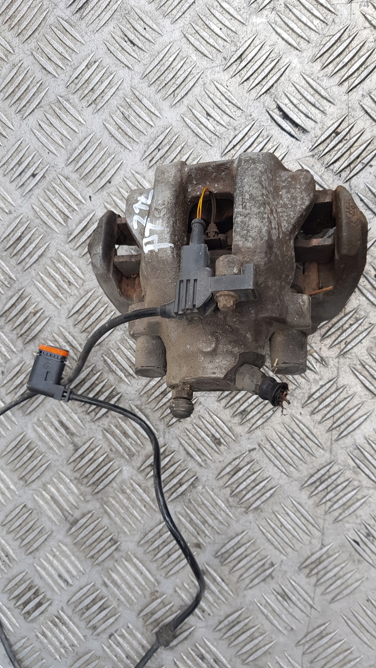 MERCEDES W212 Bremssattel Bremse Sattel Brems- links oder rechts heck
