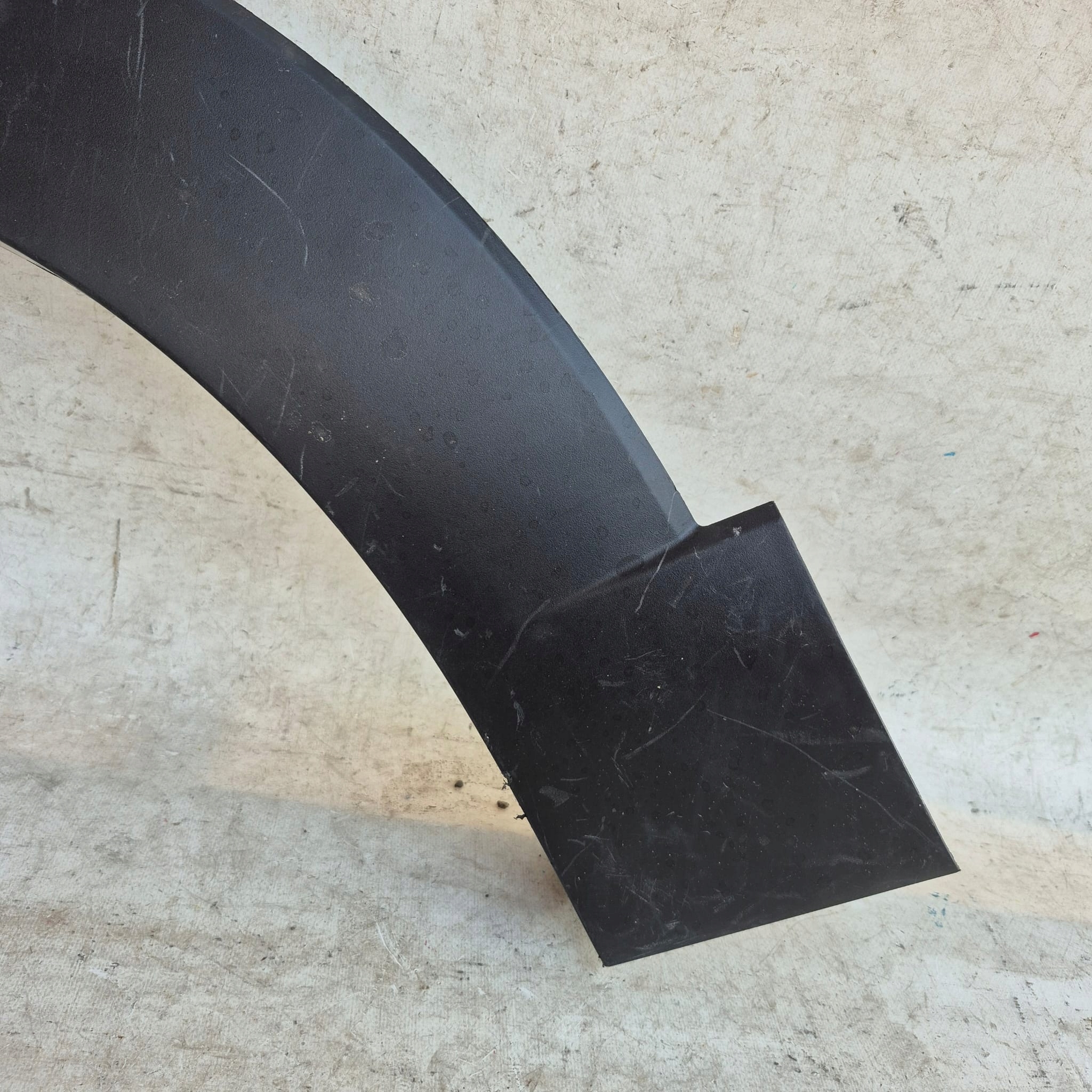 MAZDA CX-30 19-> moulding cap left front