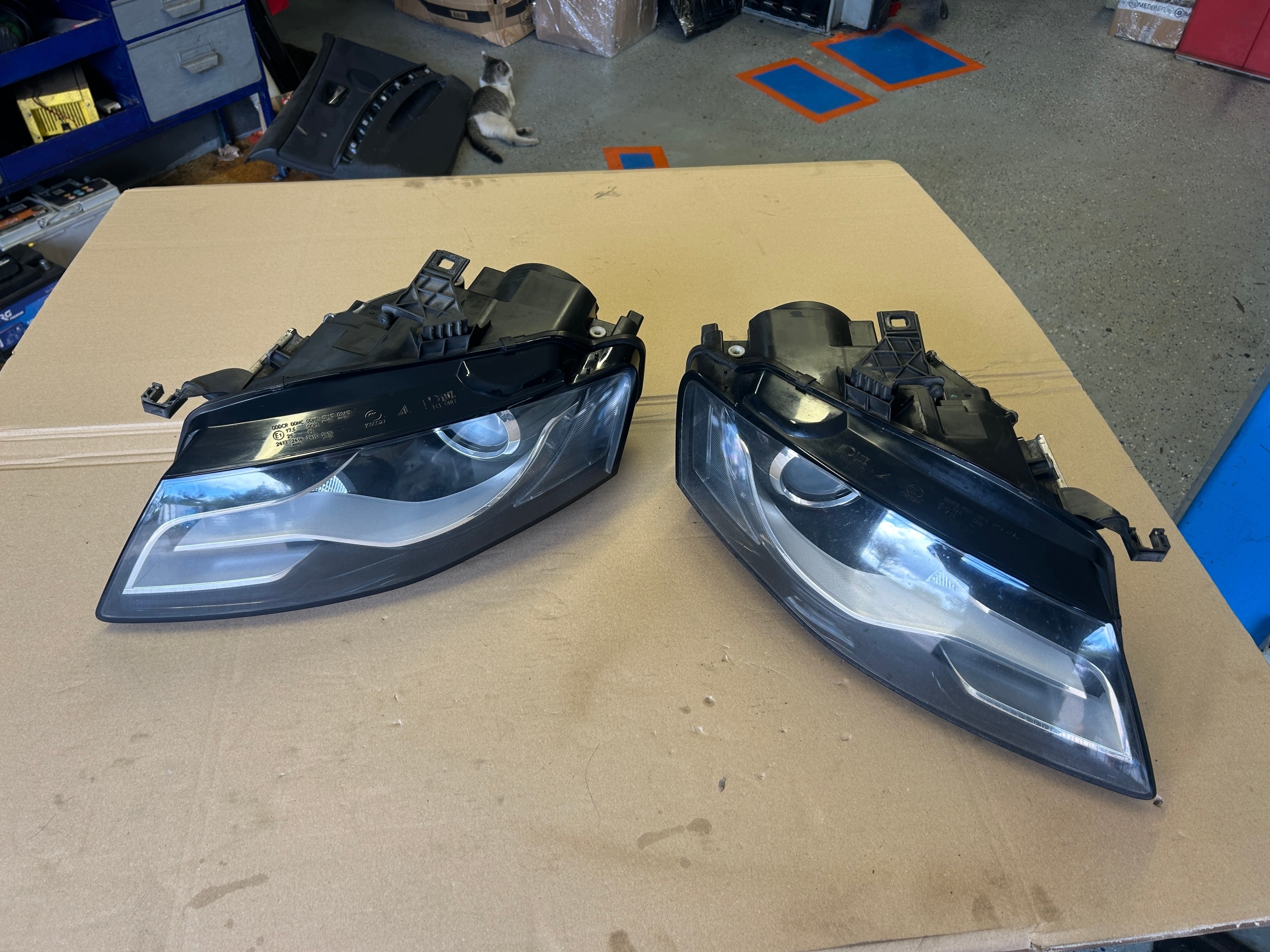 AUDI A4 B8 lights front XENON KOMPLET EUROPA