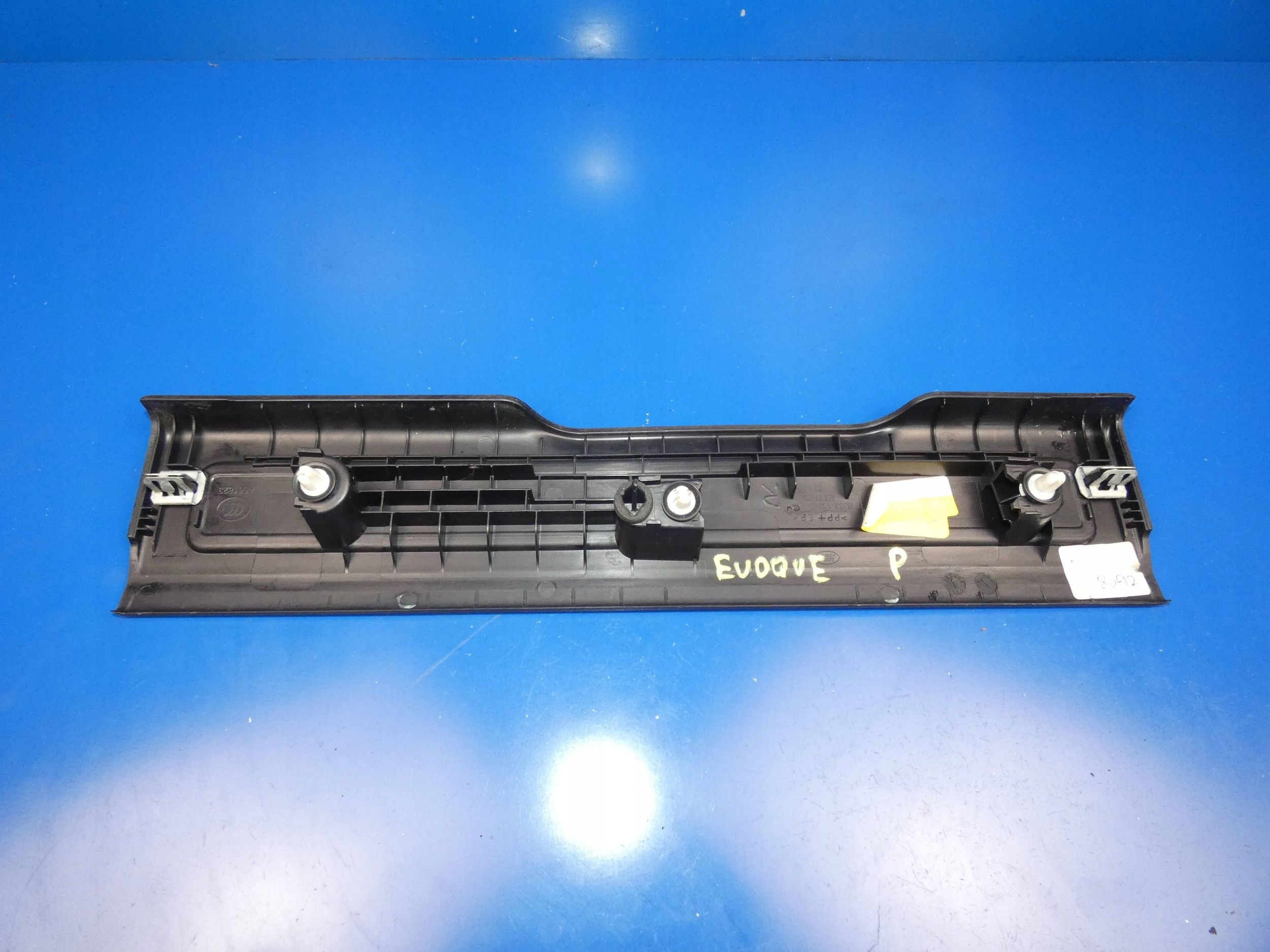 RANGE ROVER EVOQUE and L538 cap moulding threshold right front right
