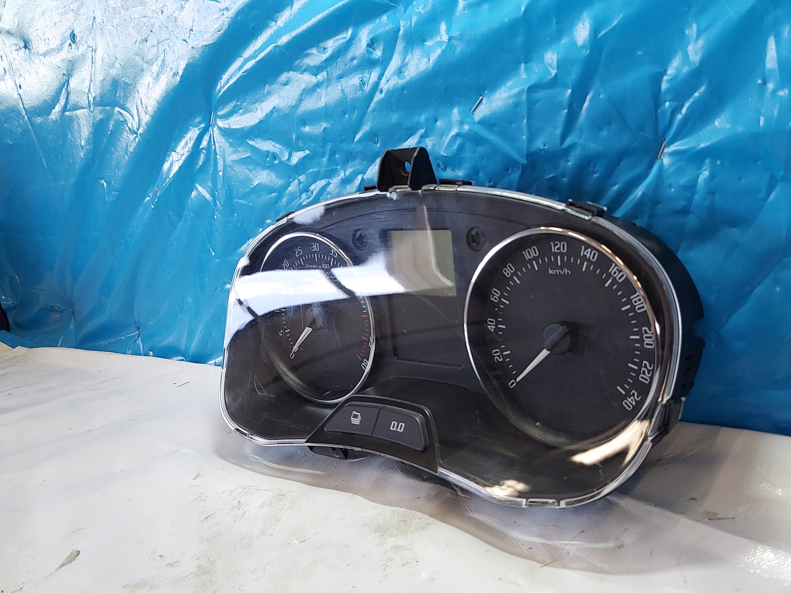 dials clock SKODA FABIA II 1.2 TDI 5J0920811D
