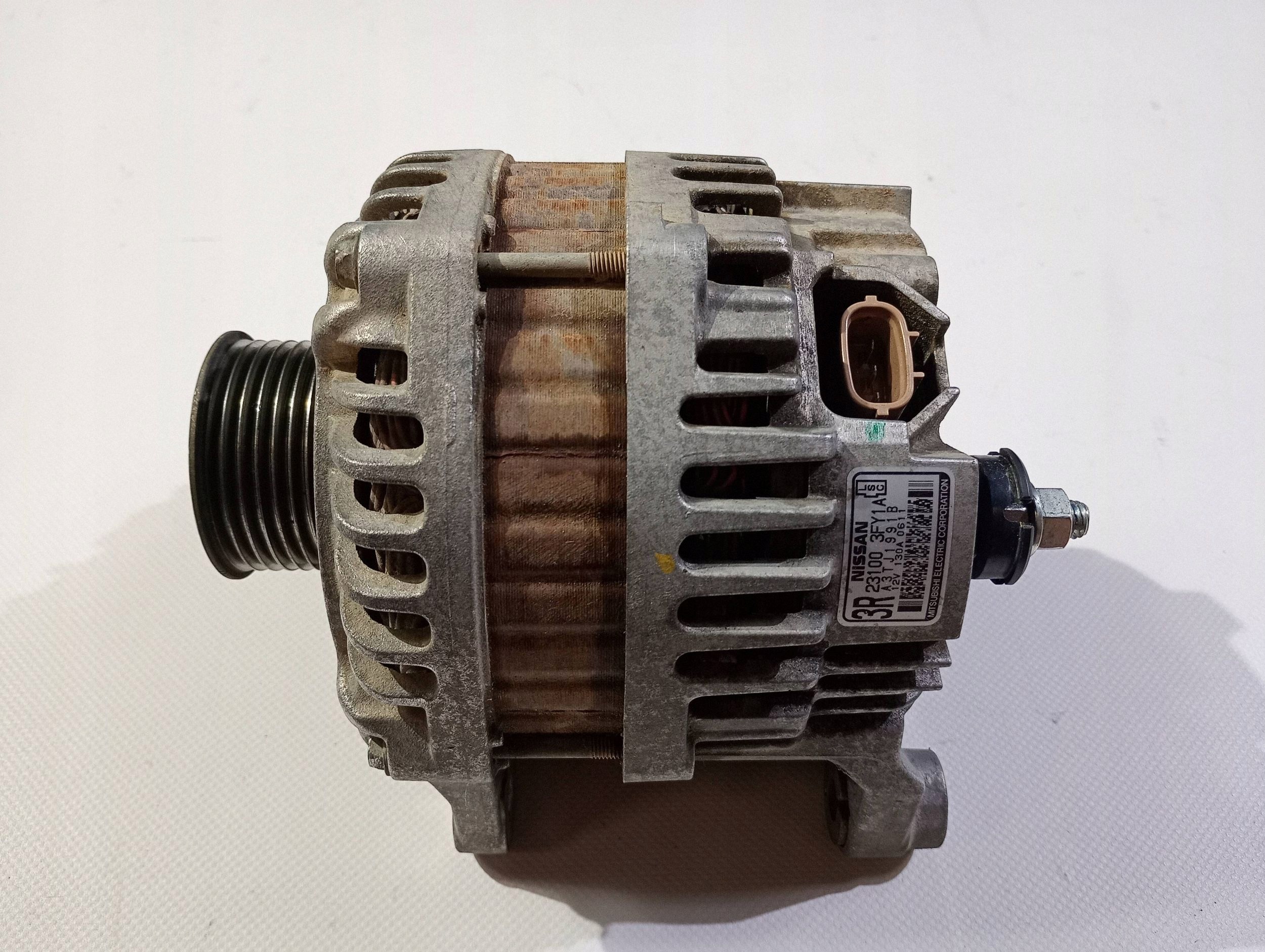 Alternator pradnica Nissan 370Z Cabrio 2009