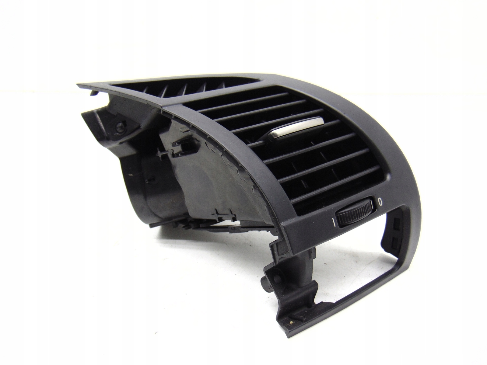 7025632 - Вентиляционная решетка правая передняя BMW Z4 E85