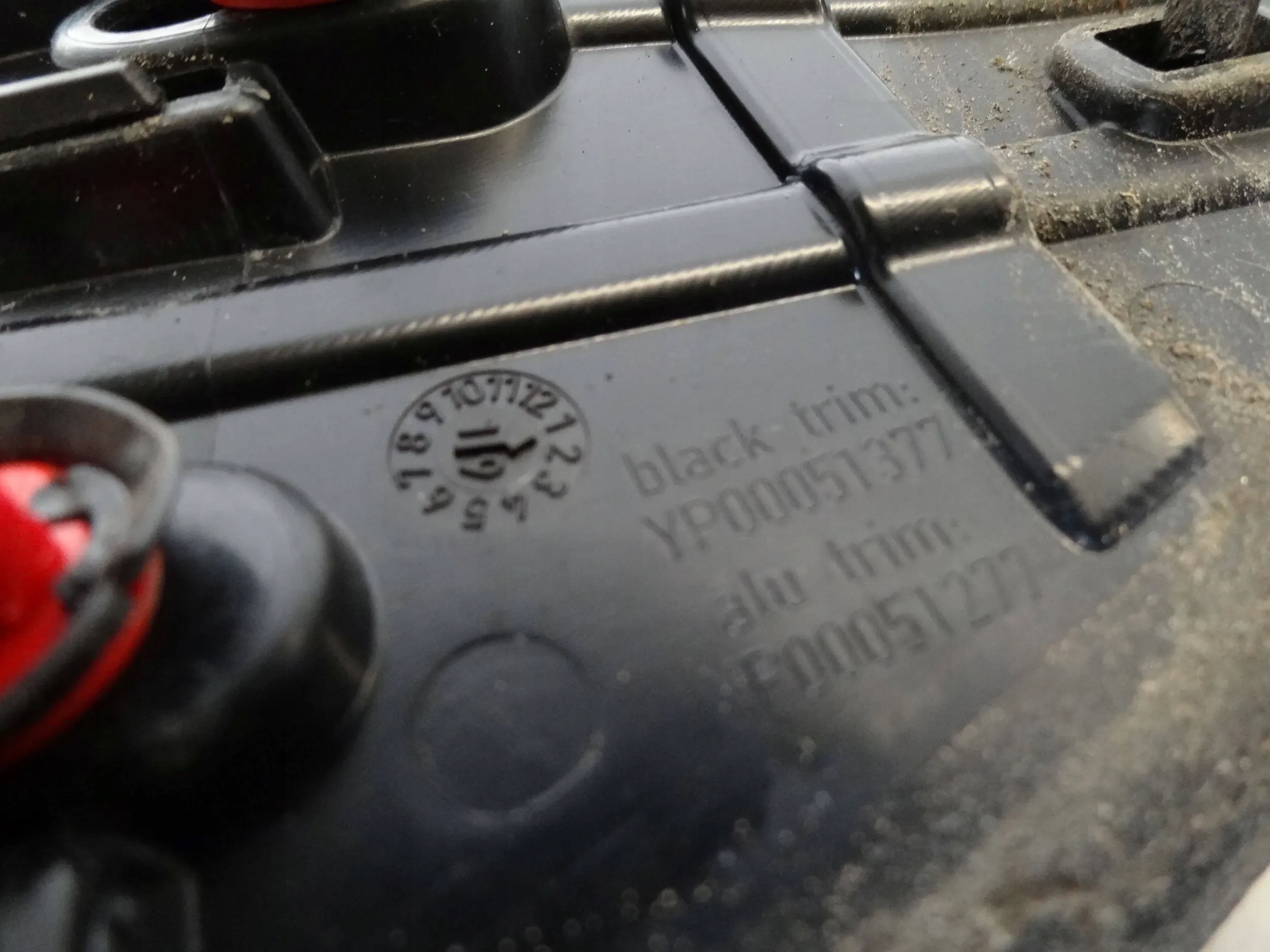 opel oe YP00051177 молдинг крыла