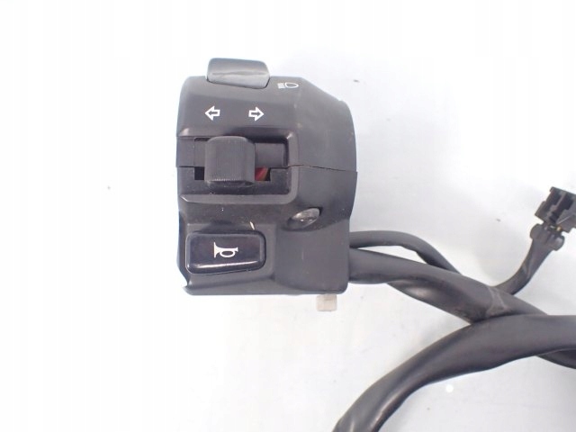 PRZEŁACZNIK LEWY SUZUKI SV 650 98-02 Stan opakowania brak opakowania