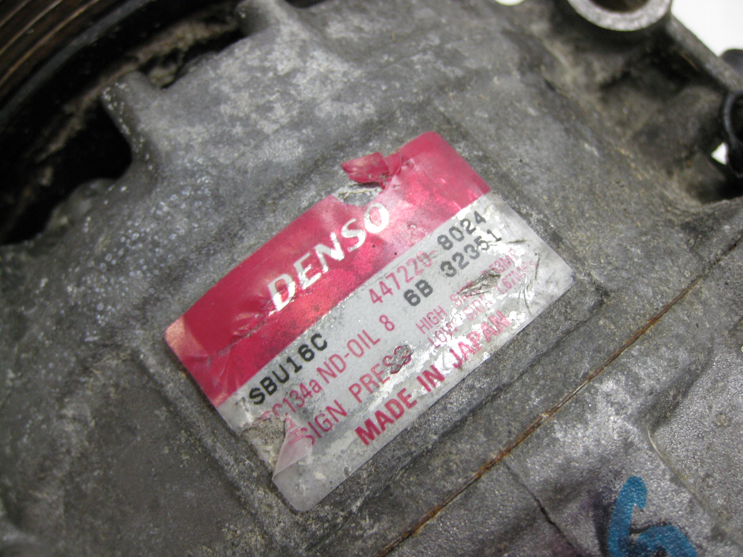 BMW E46 2.2 D compressor of the air conditioning compressor; 447220-8024