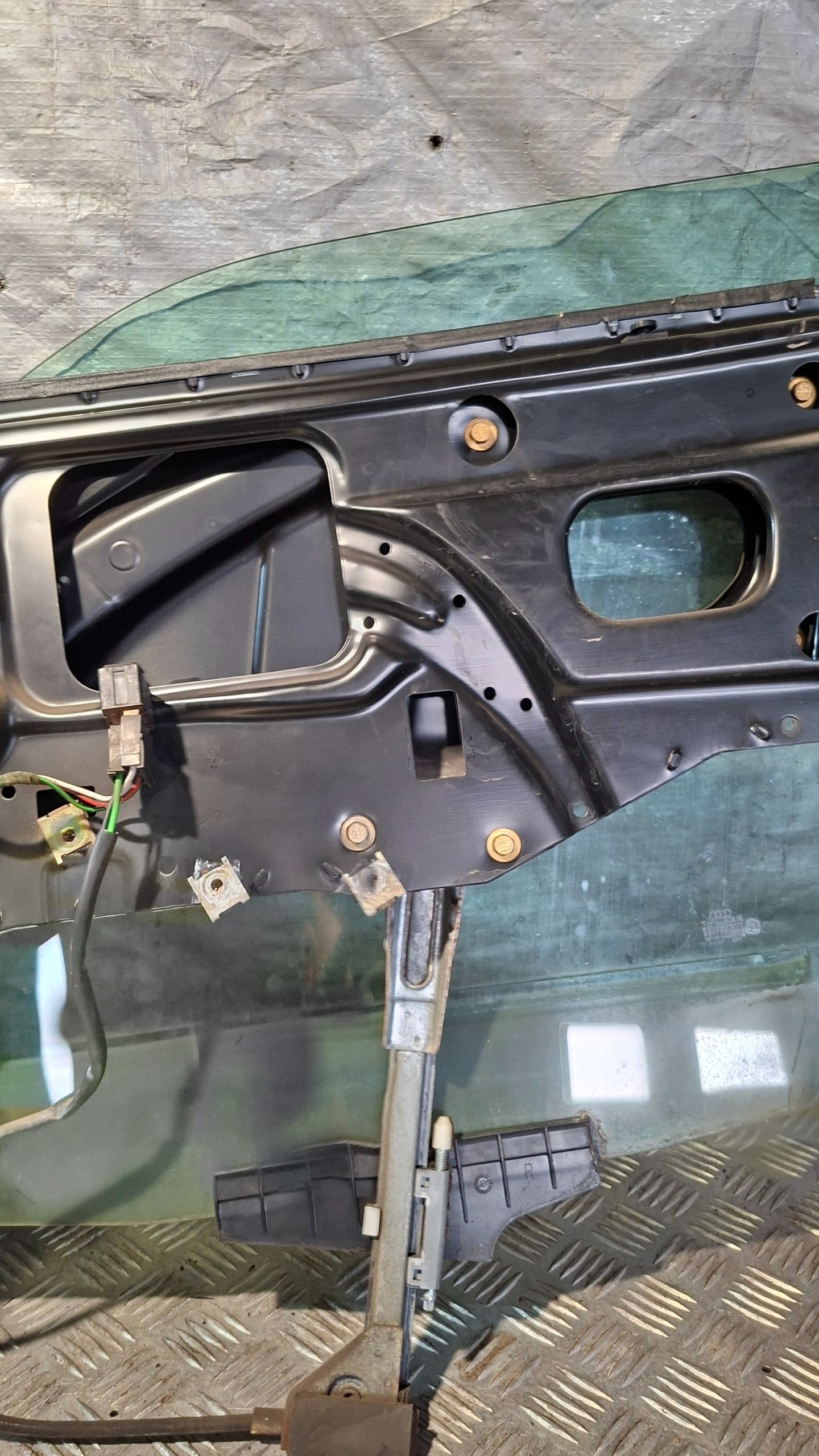 window regulator right front AUDI 80 B4
