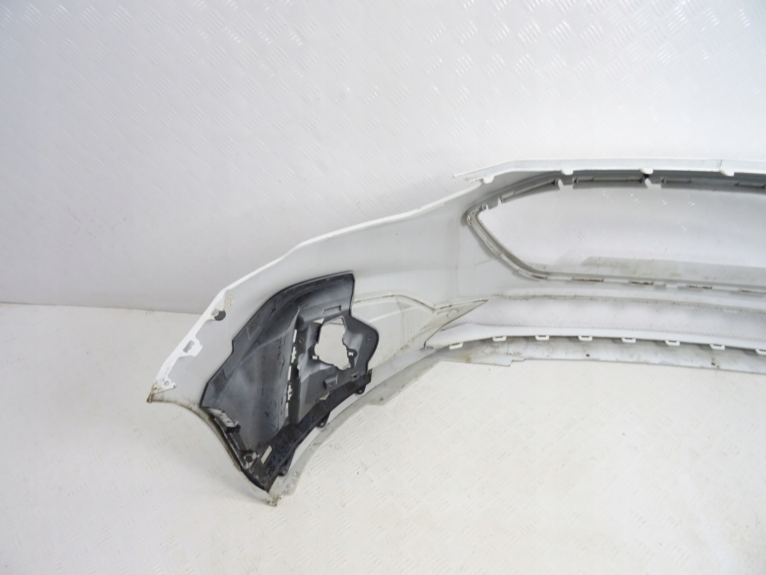 Ford Focus MK4 ST nárazník predok predný