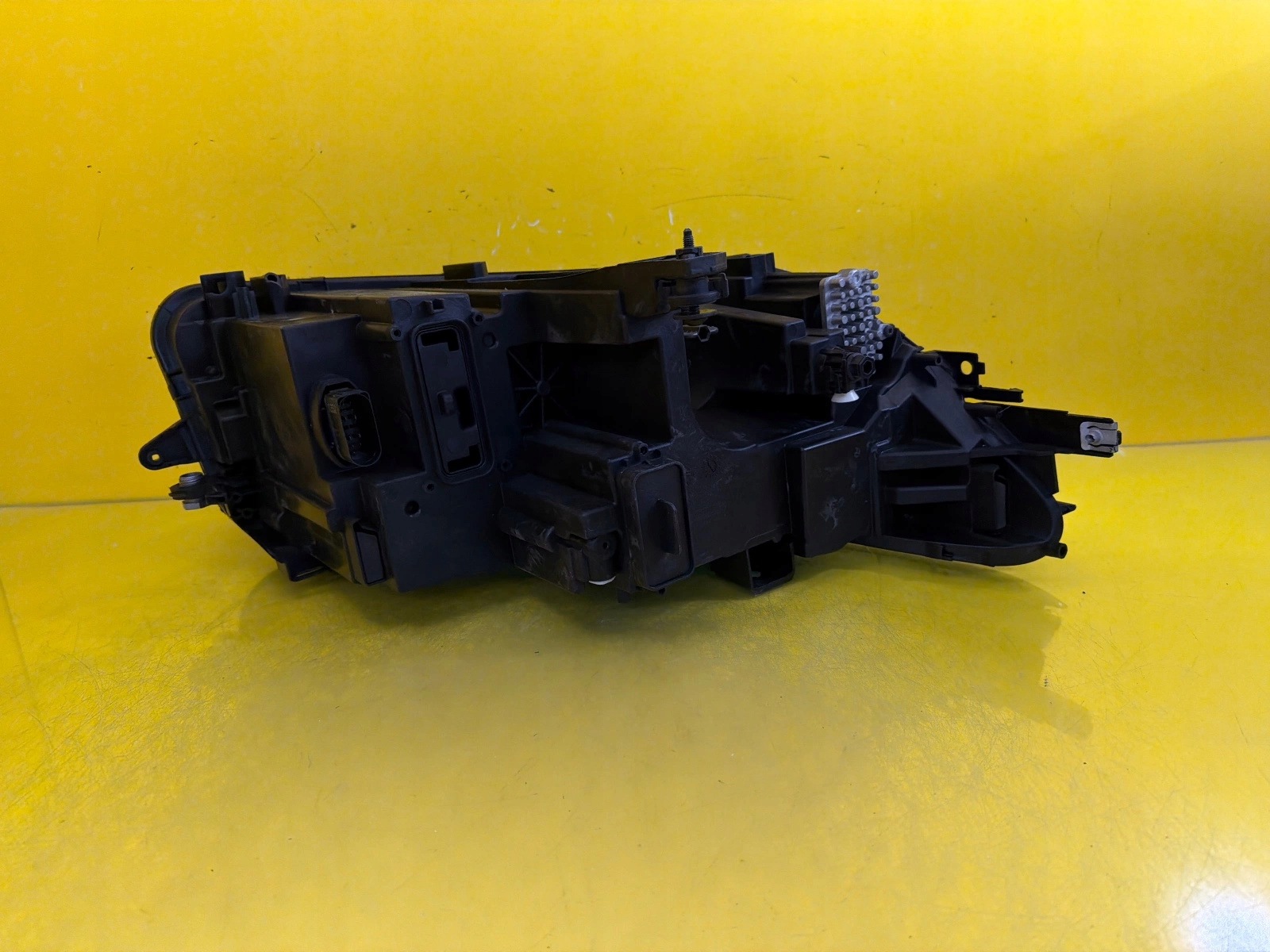 light left front VW Tiguan II Lift 2020- Full Led 5NB941035G