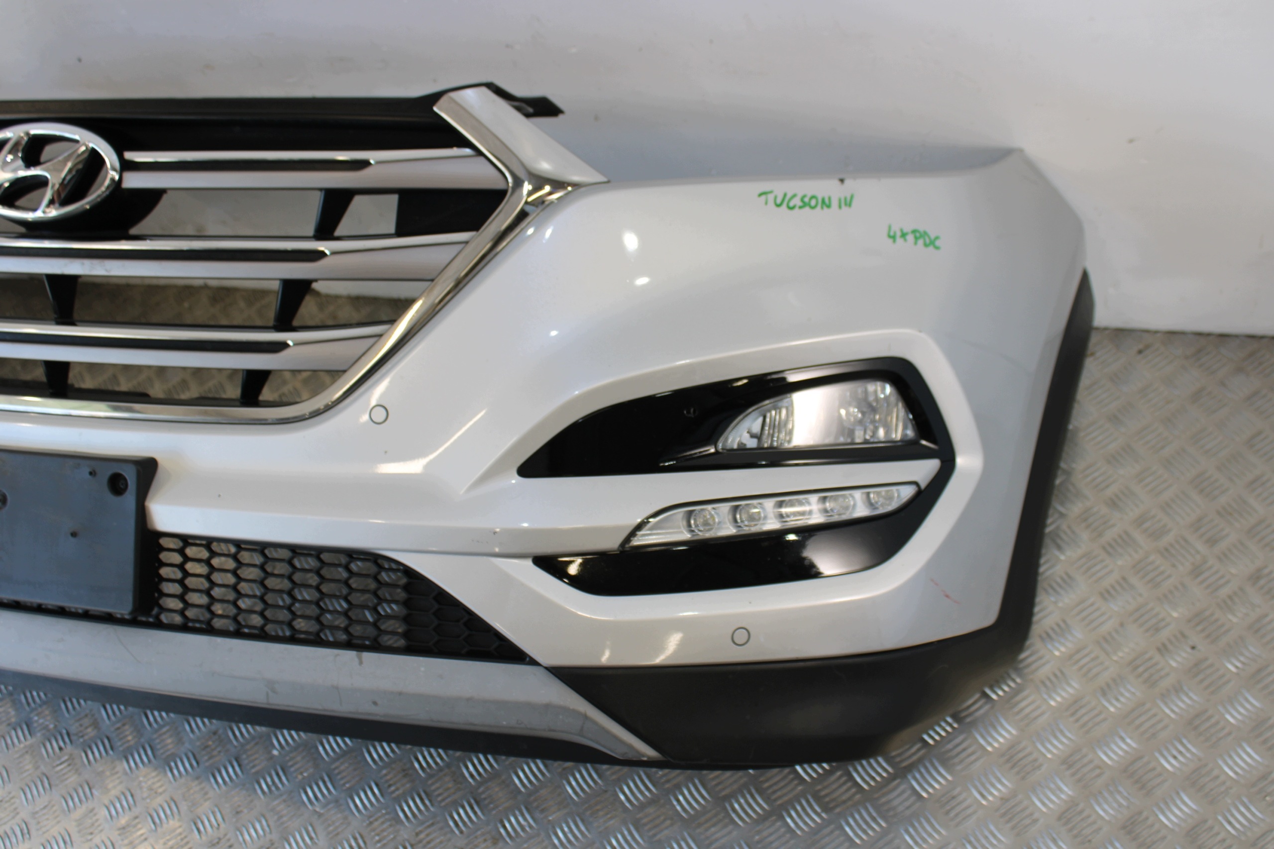 bumper front front complete 4 X PDC HYUNDAI TUCSON III 3 1.7 CRDI
