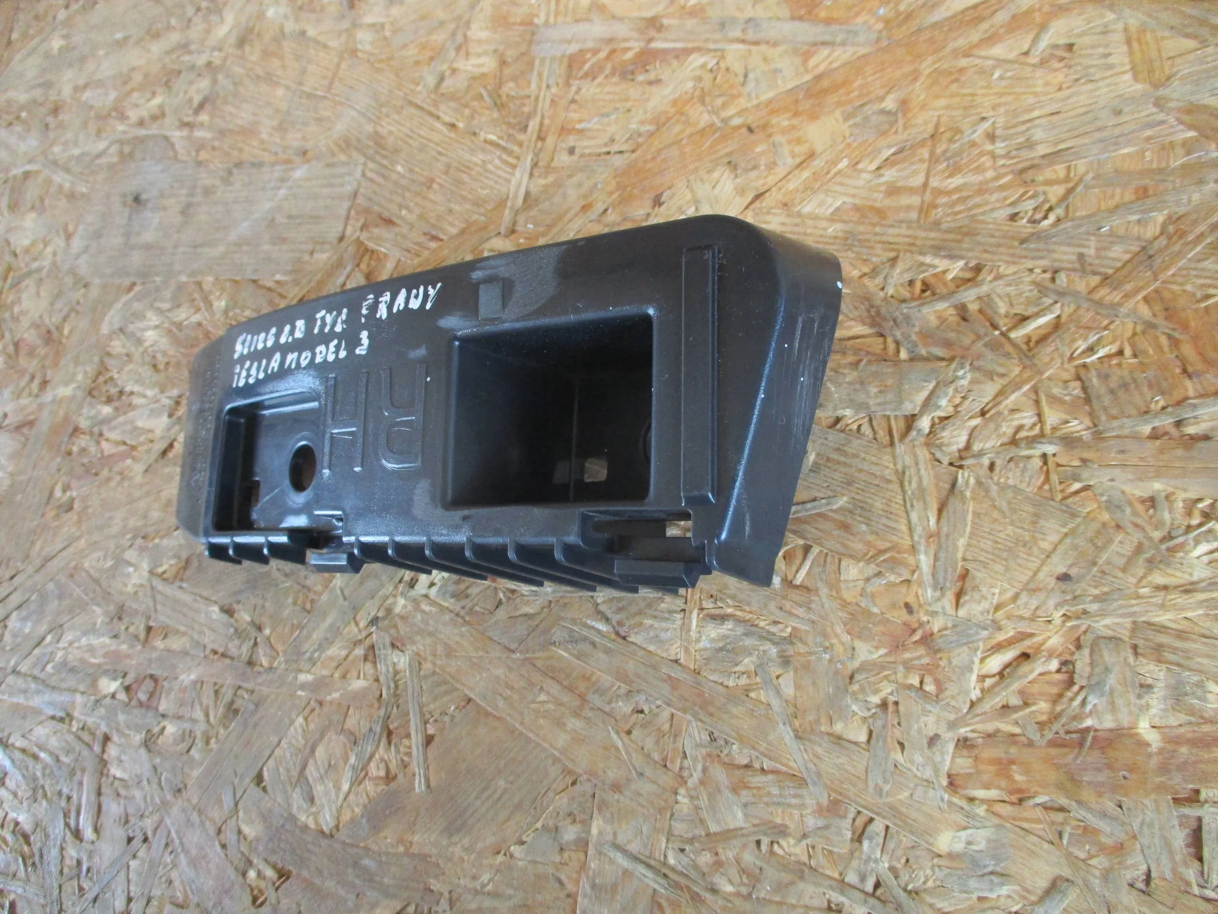 bumper bracket rear part right TESLA MODEL 3