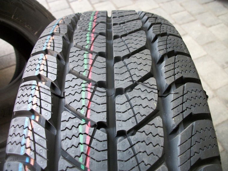 SEMPERIT VAN-GRIP 3 215 / 65R16C 109 / 107R