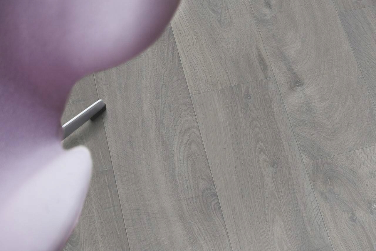 Panele laminowane PERGO Modern Plank Dąb miejski Grubość całkowita 8 mm