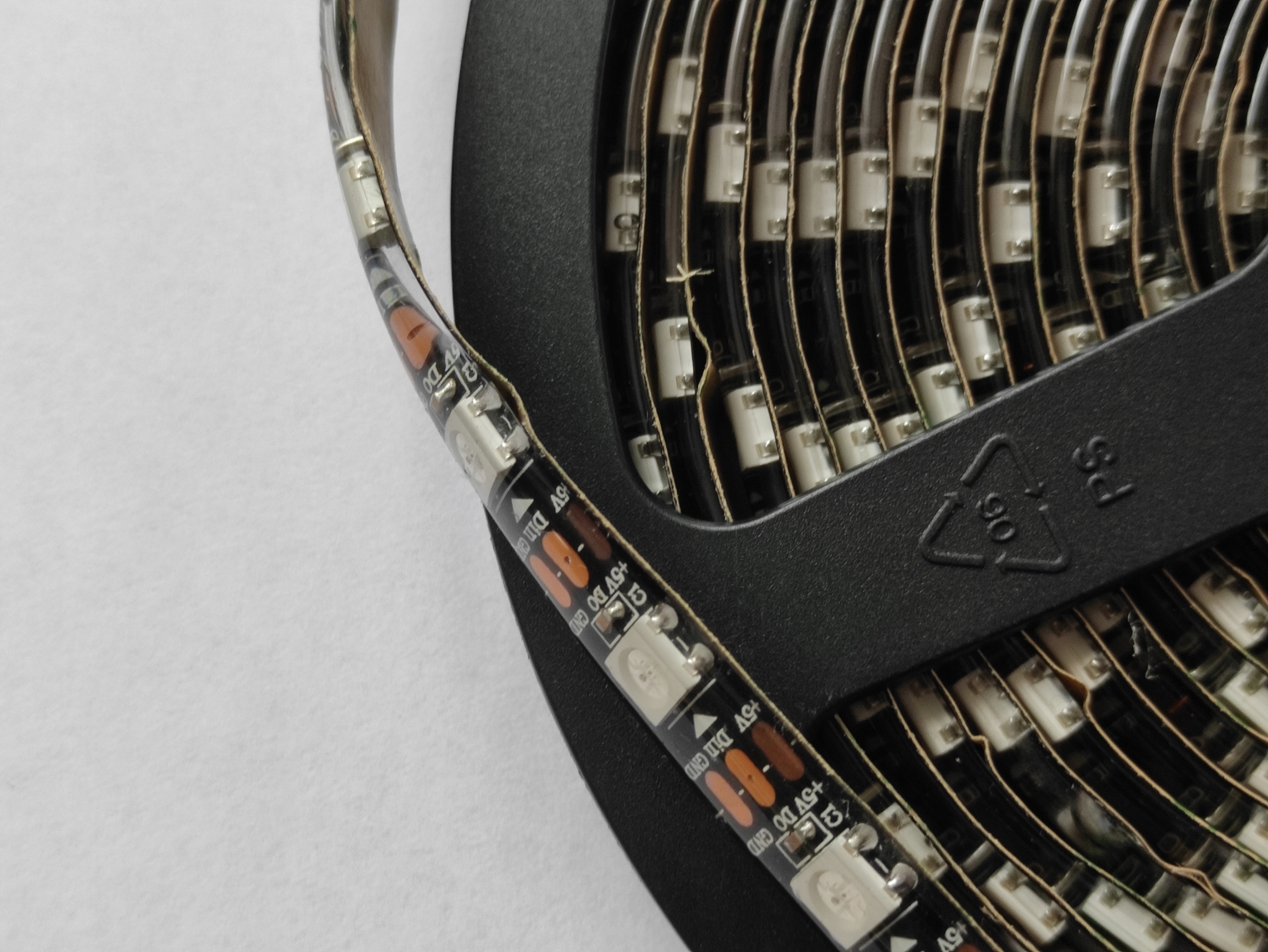 ADRESOWALNA TAŚMA LED WS2812B 60d/m IP65 cyfrowa Marka bez marki