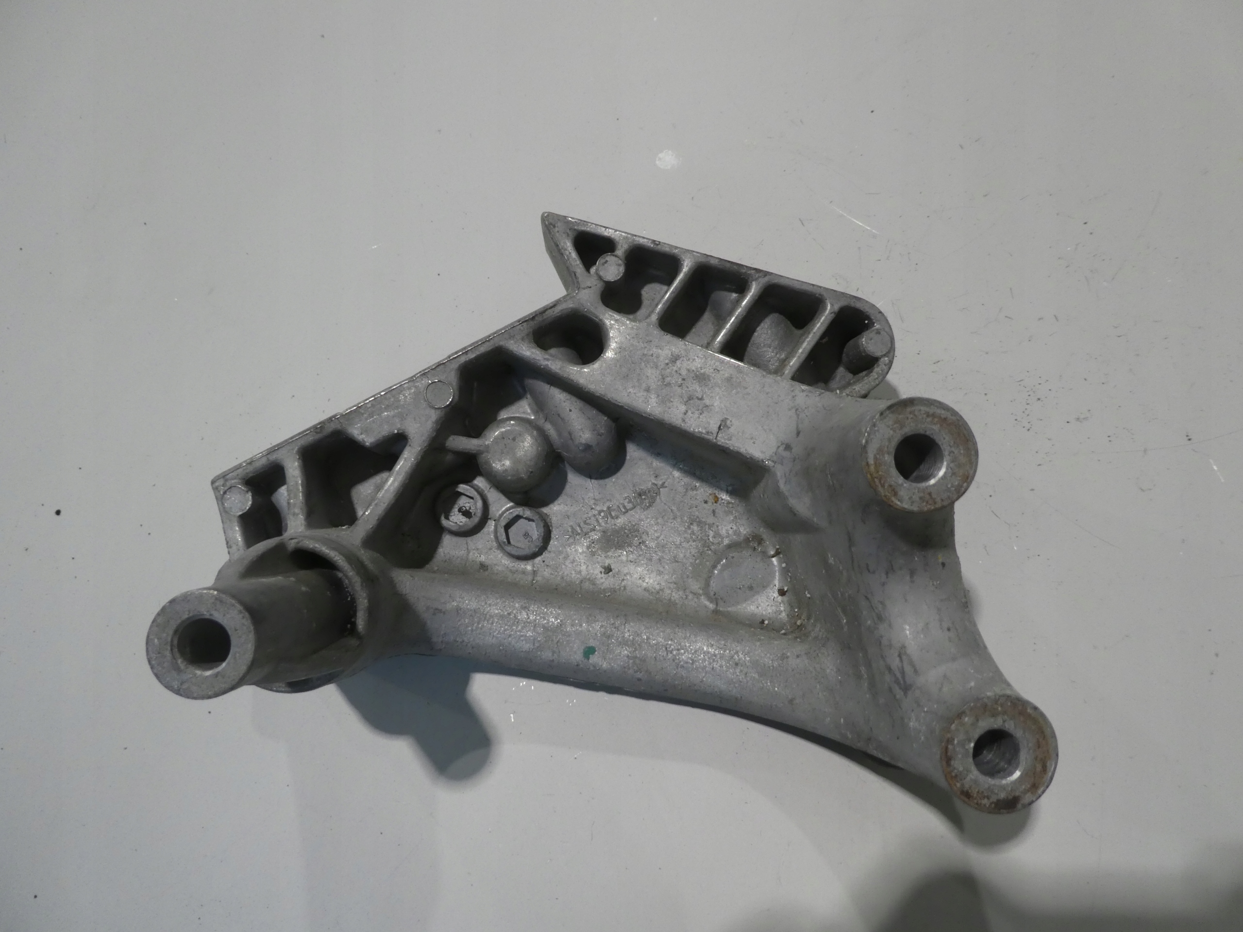 engine mount VW SEAT SKODA VW 04L199207