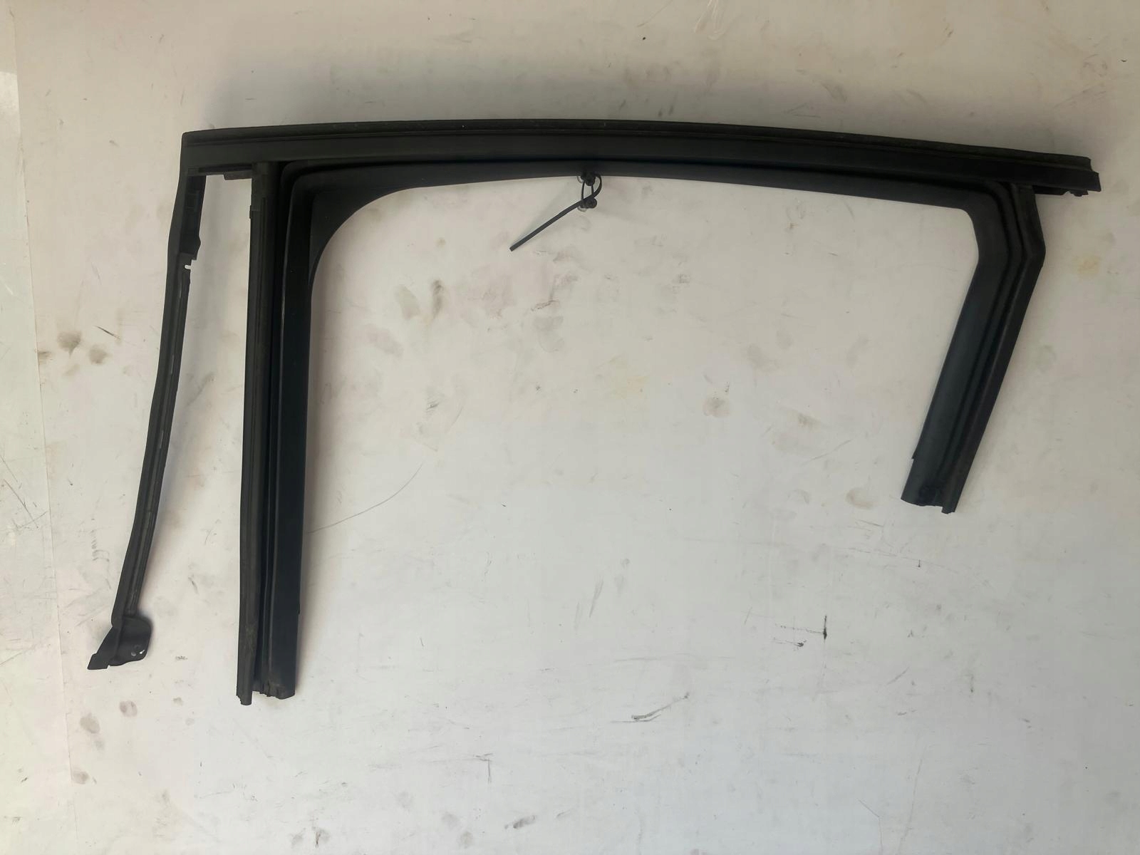 frame gasket door left rear part RENAULT CLIO V