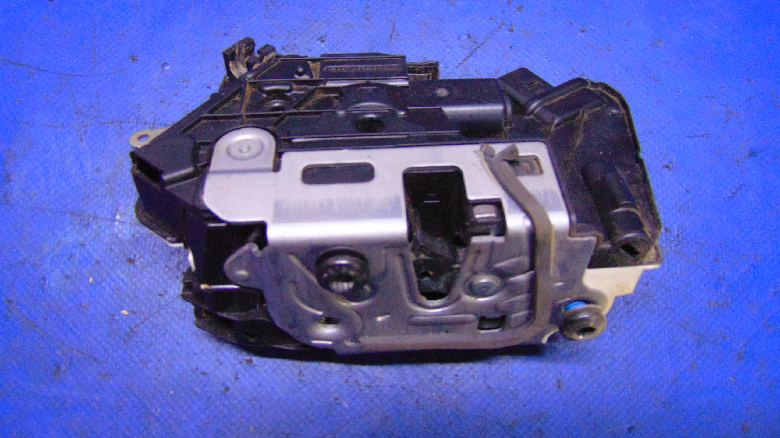 lock door right front VOLKSWAGEN T6 15-21 ROK