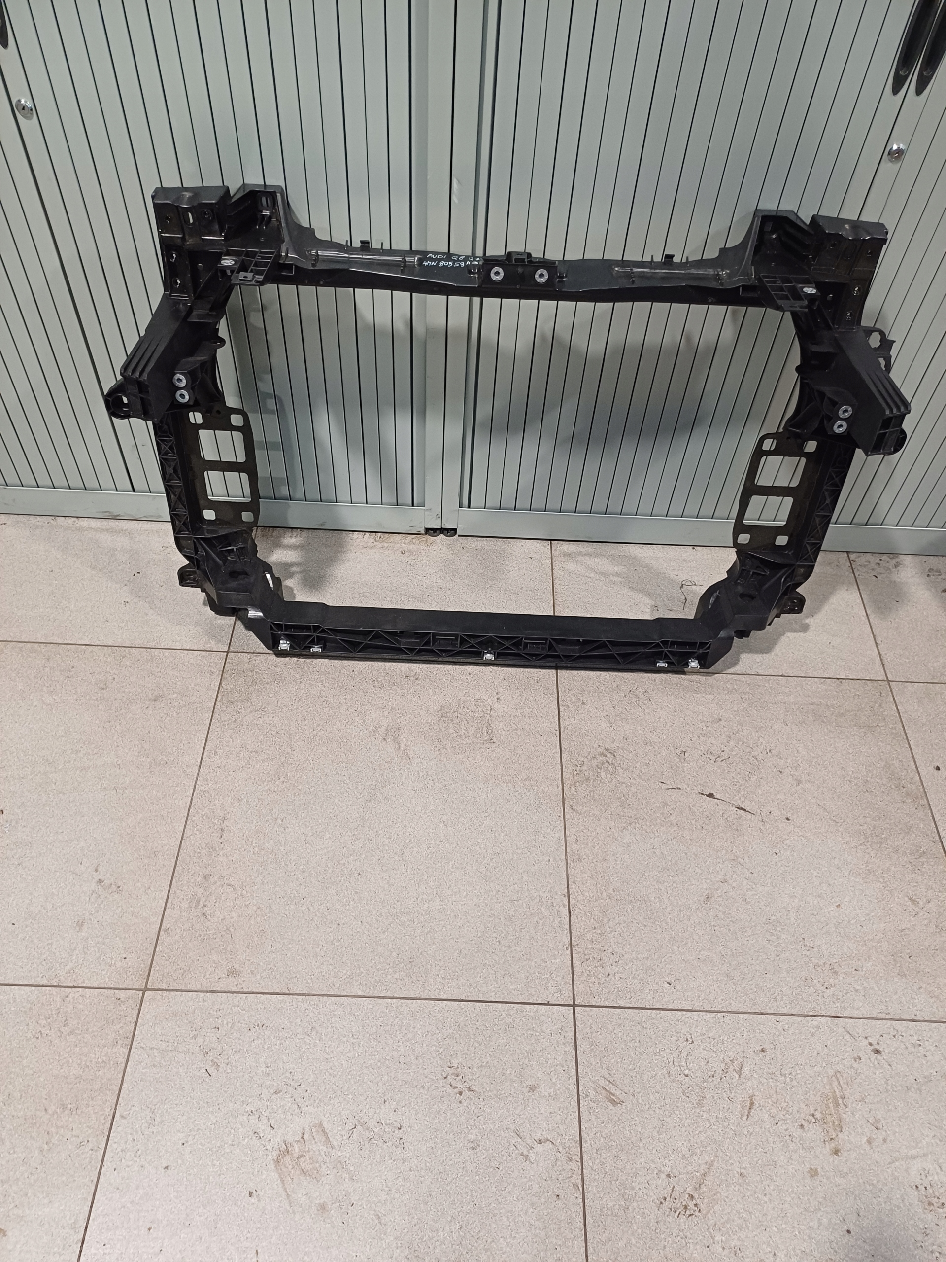 bar, wall front AUDI Q8 Q7 LIFT 4MN 4MN805594B