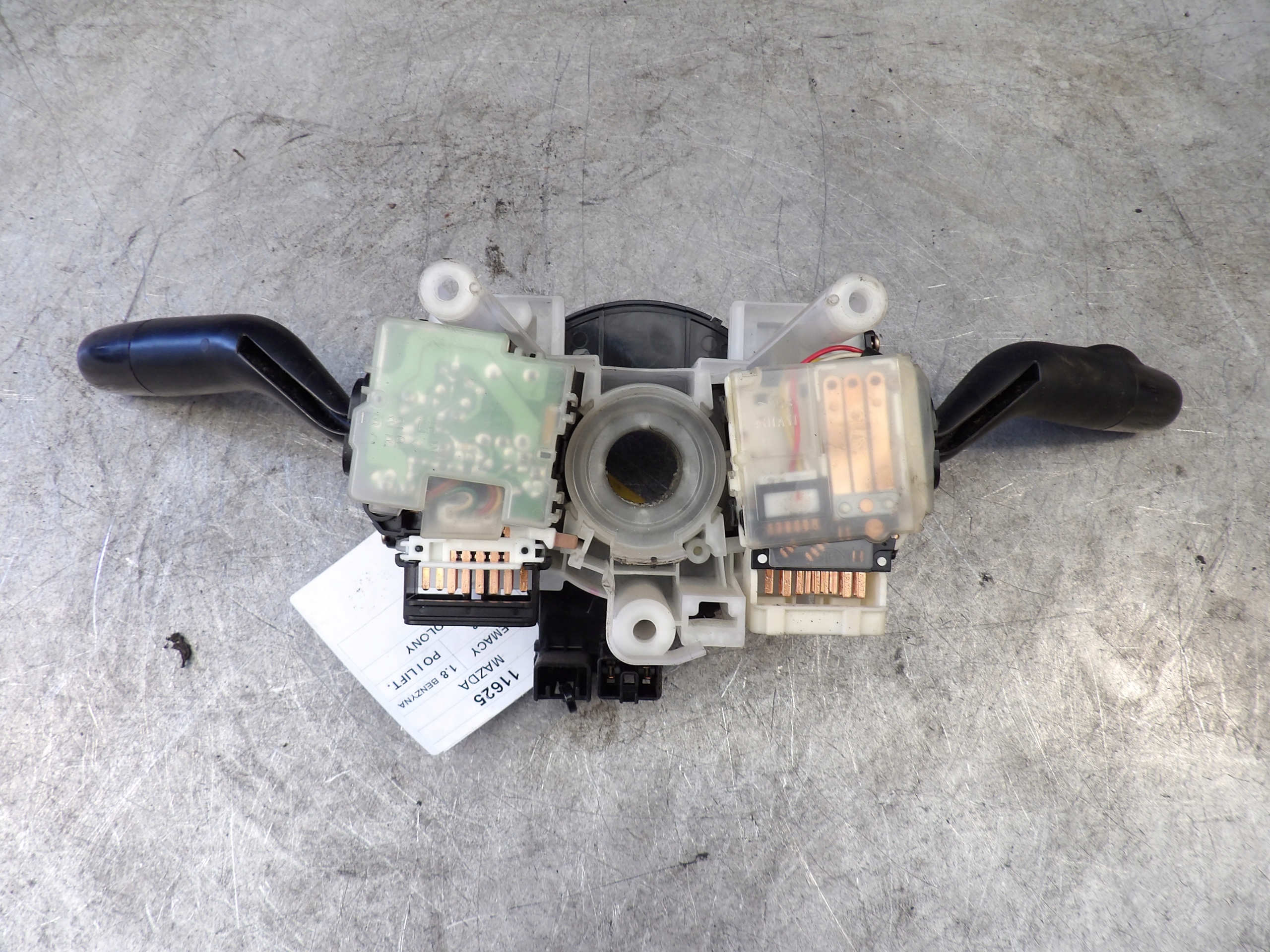 Mazda Premacy steering wheel levers and controls
