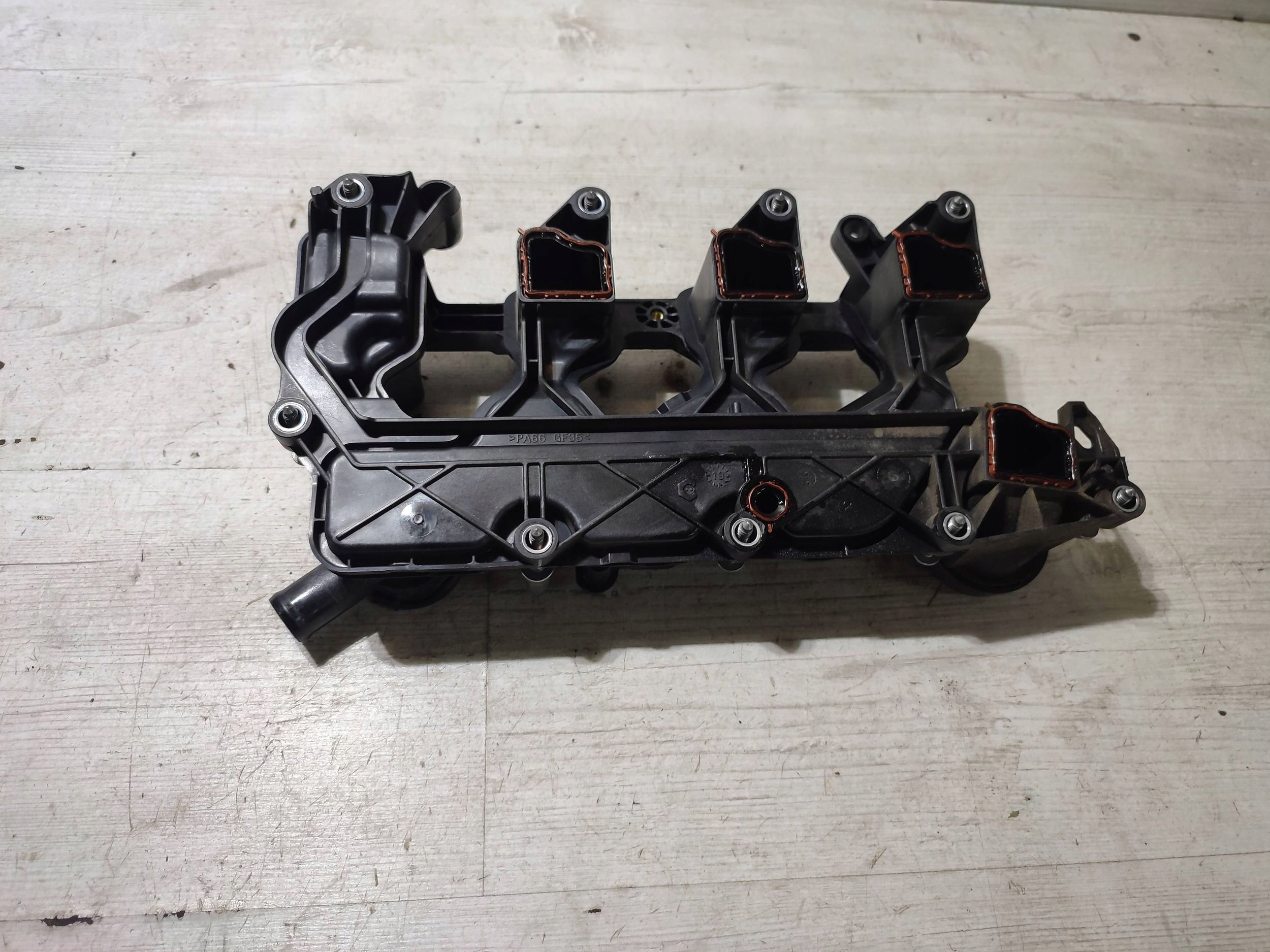 Peugeot 308 2019 intake manifold