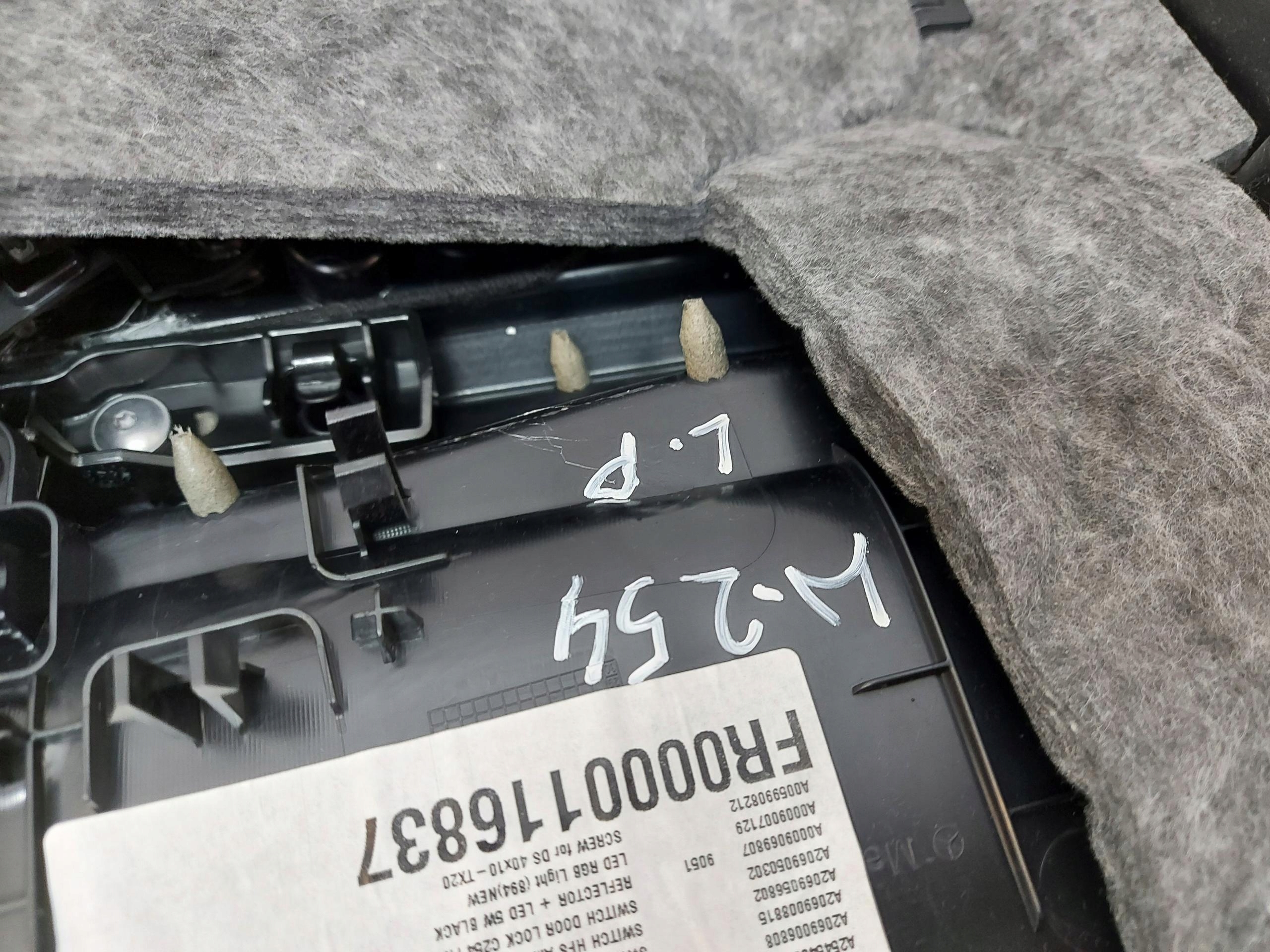 Mercedes W254 GLC 220d upholstery side door left front PANEL