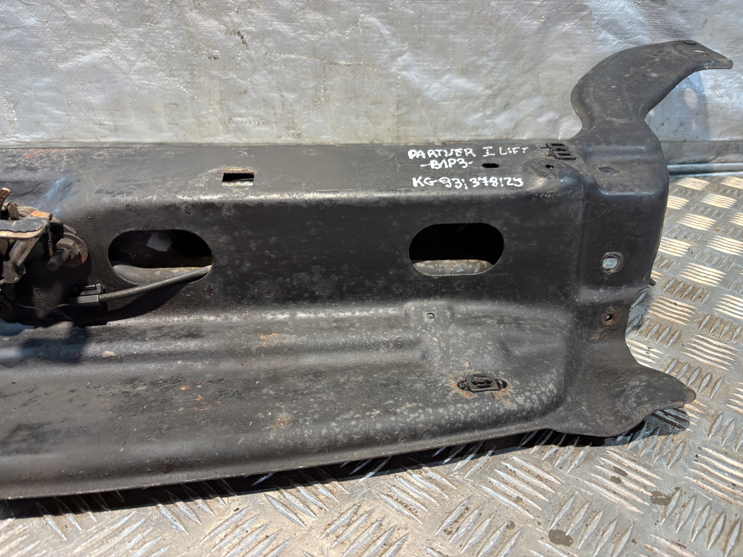 support panel for radiators upper Peugeot Partner and 1 lift