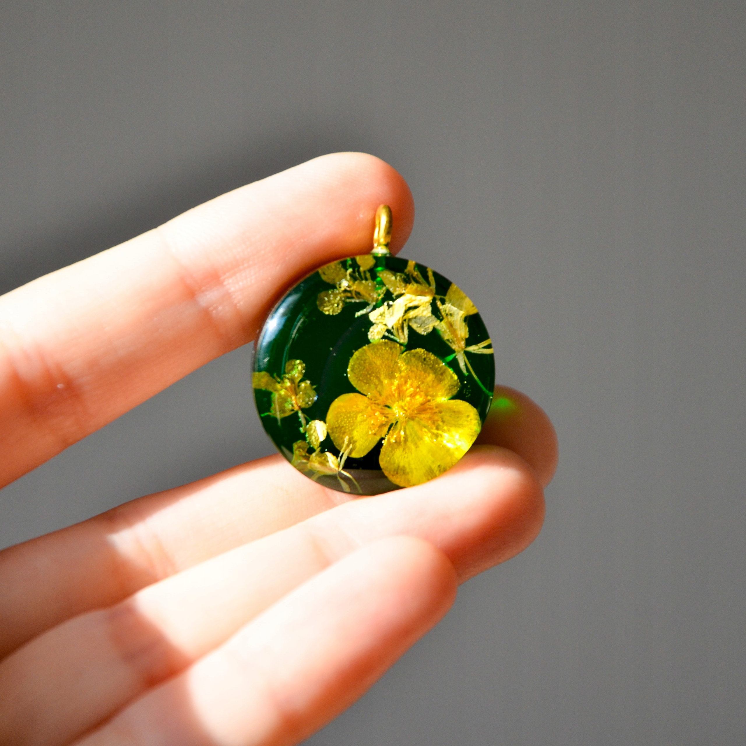 Naszyjnik, wisiorek z żywicy - wianuszek Marka Inna marka