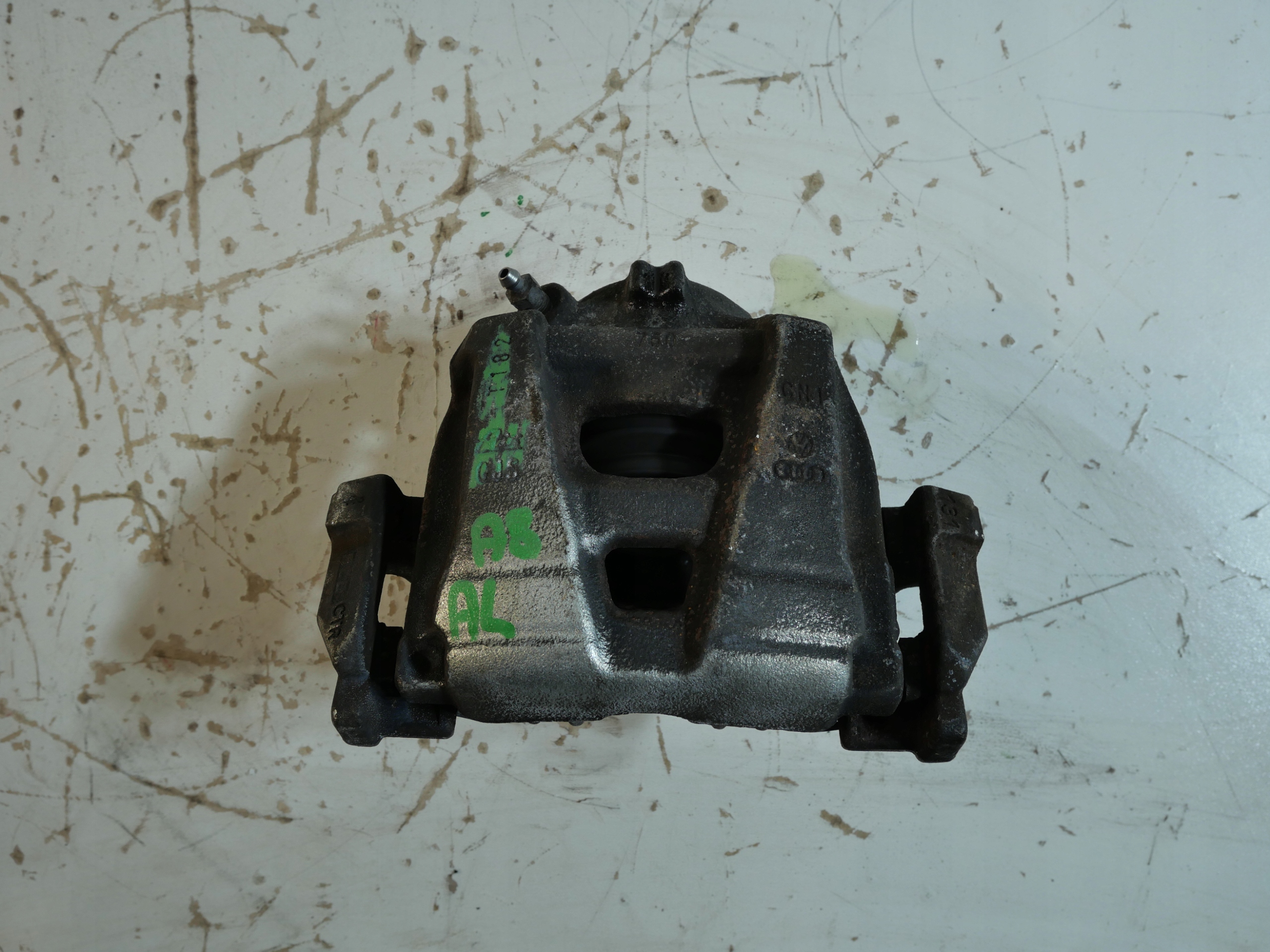 AUDI Q3 8U TIGUAN 2.0 TDI caliper front front