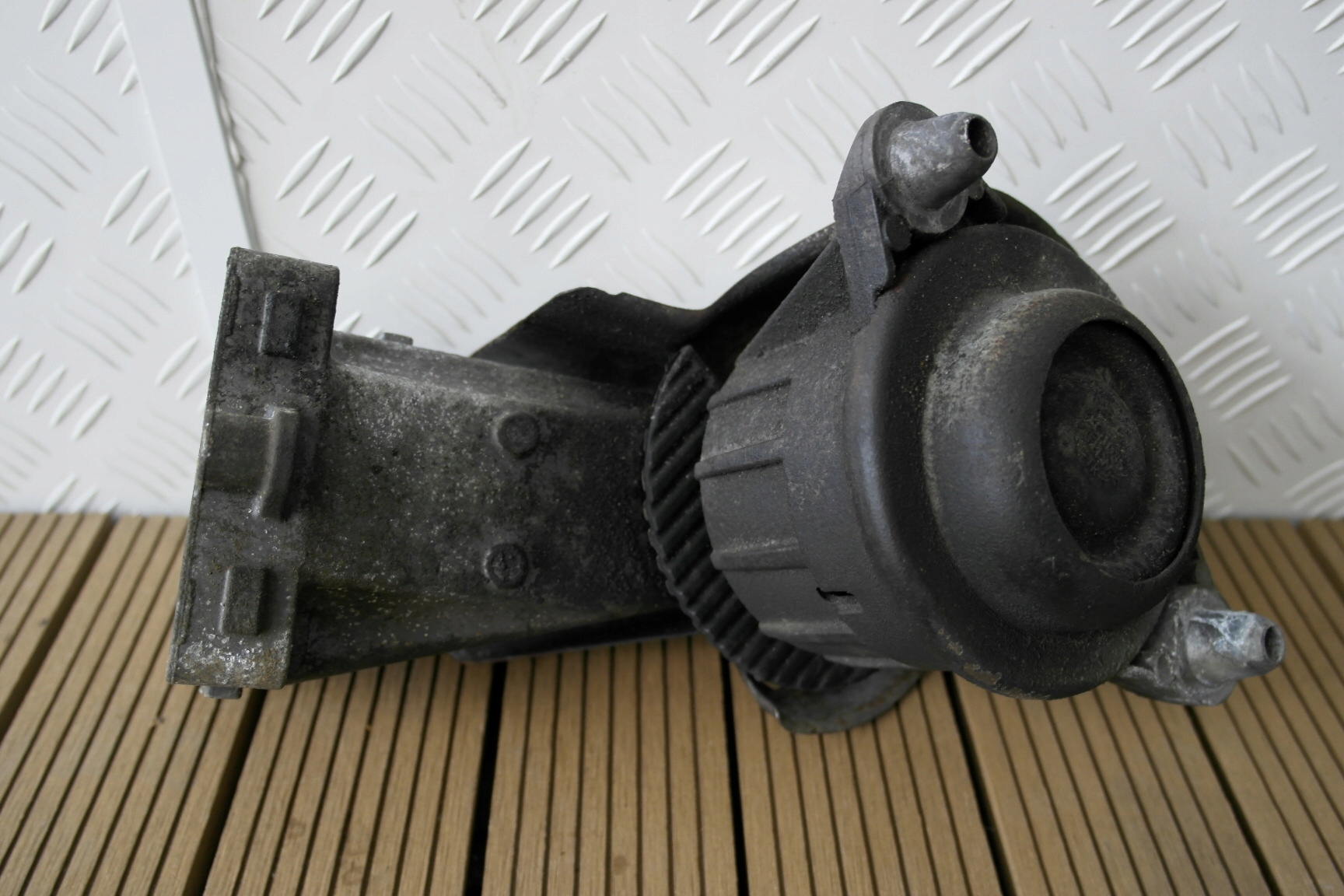 MERCEDES E-KLASA W207 1.8 CGI holder engine mount A2072400017 OE