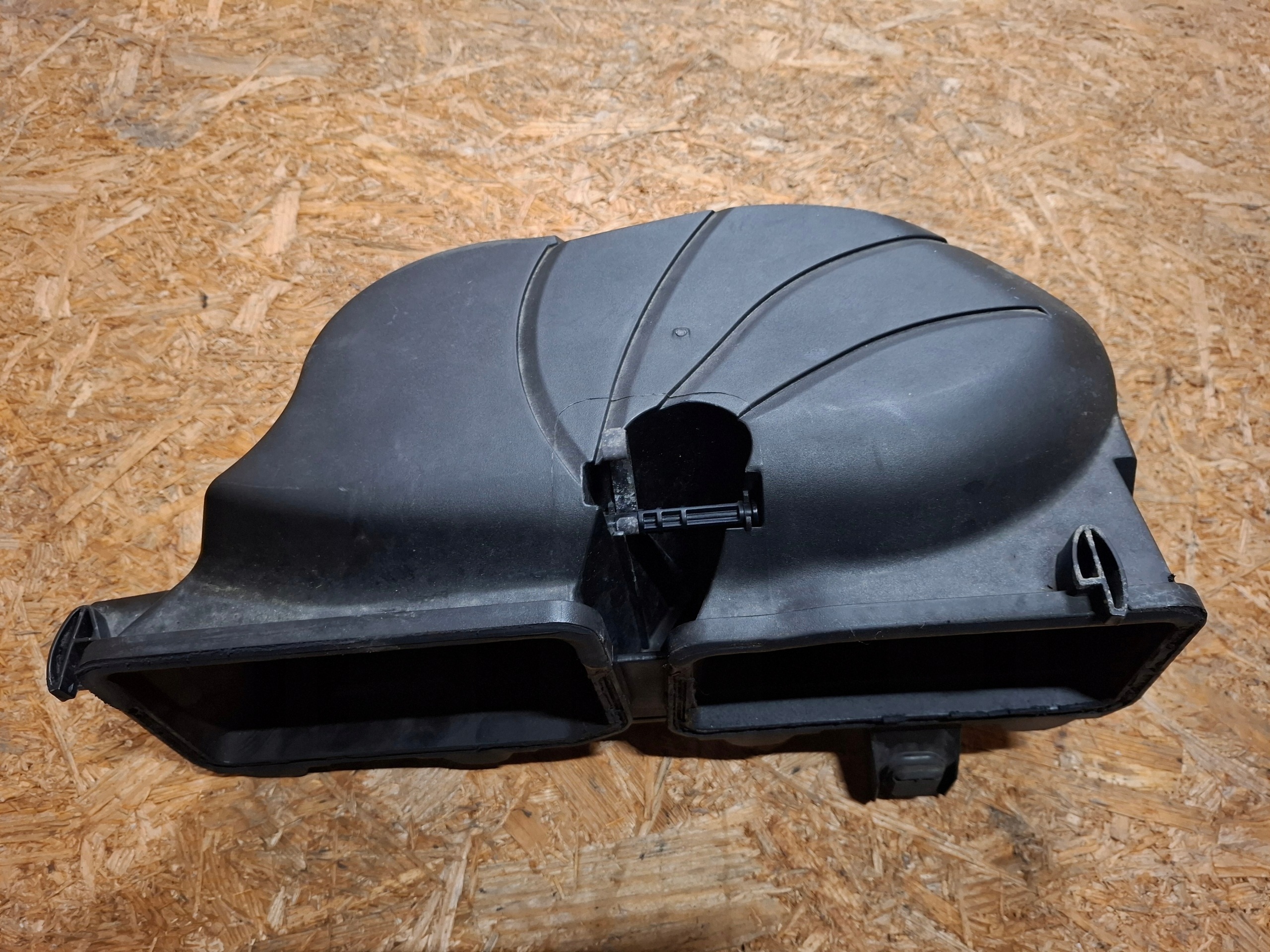 obal trouba MERCEDES W204 A2048303303