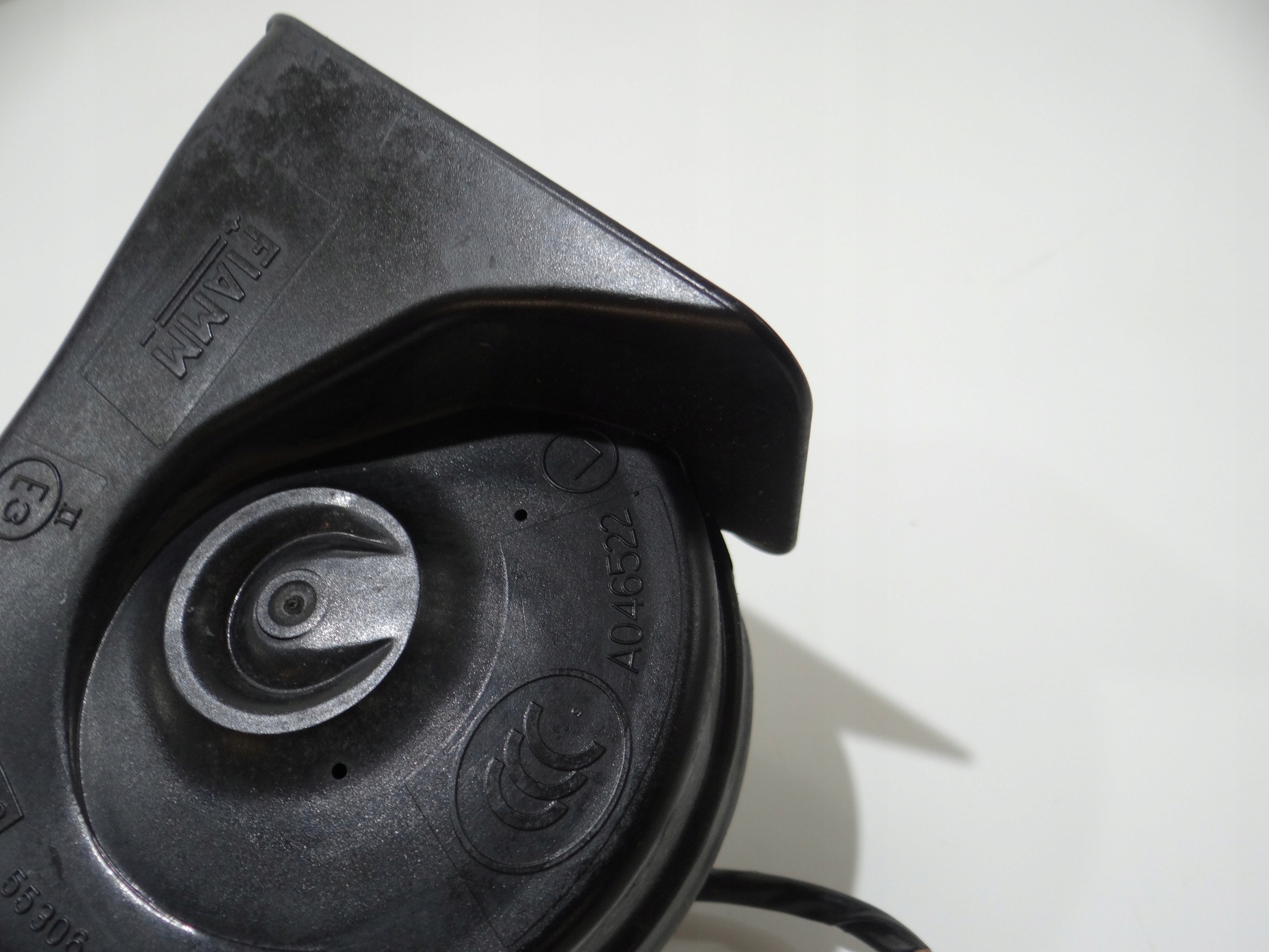KLAKSON NISKOTONOWY right BMW E88 7192038