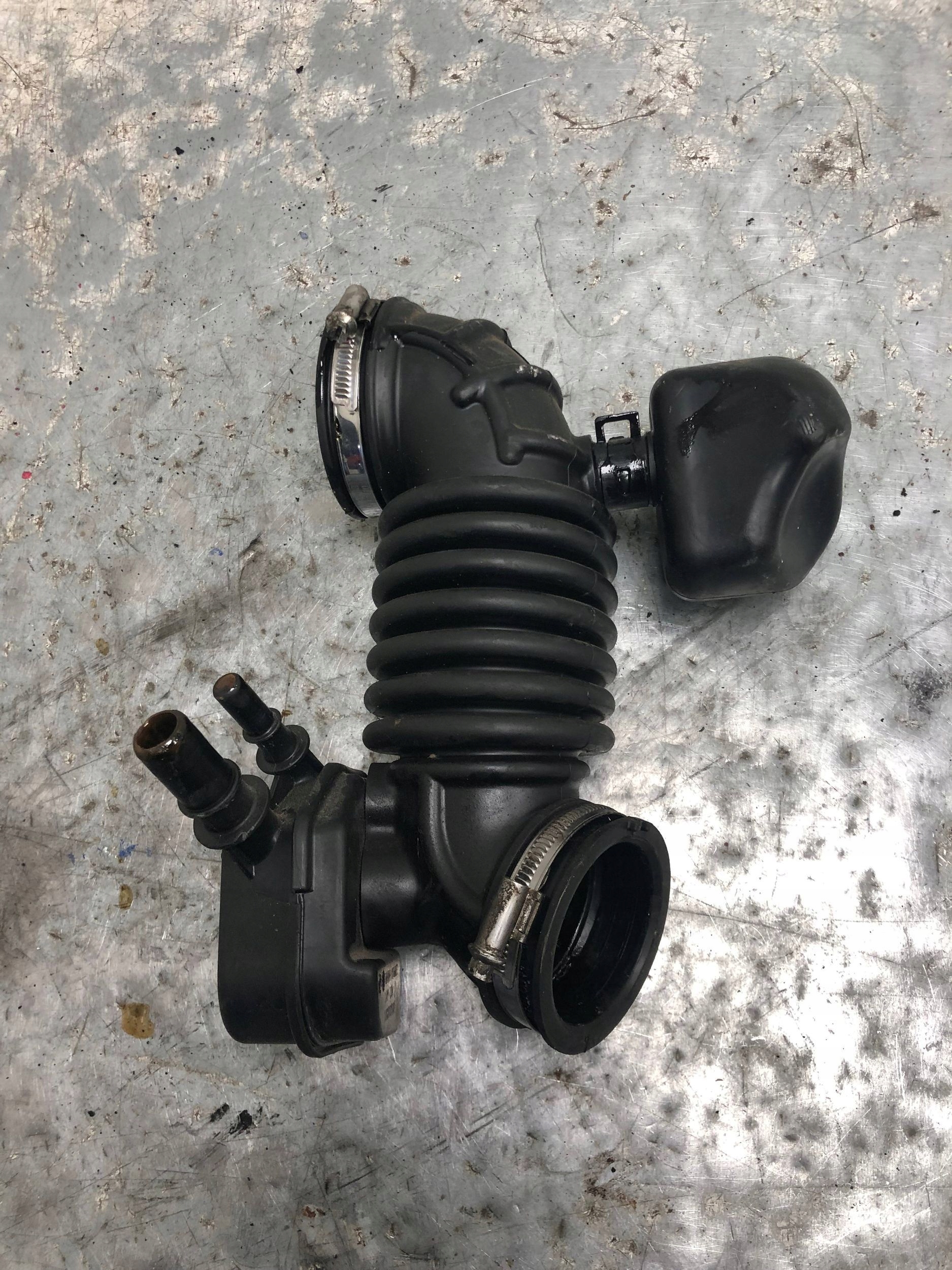 pipe air hose OPEL KARL 42390124