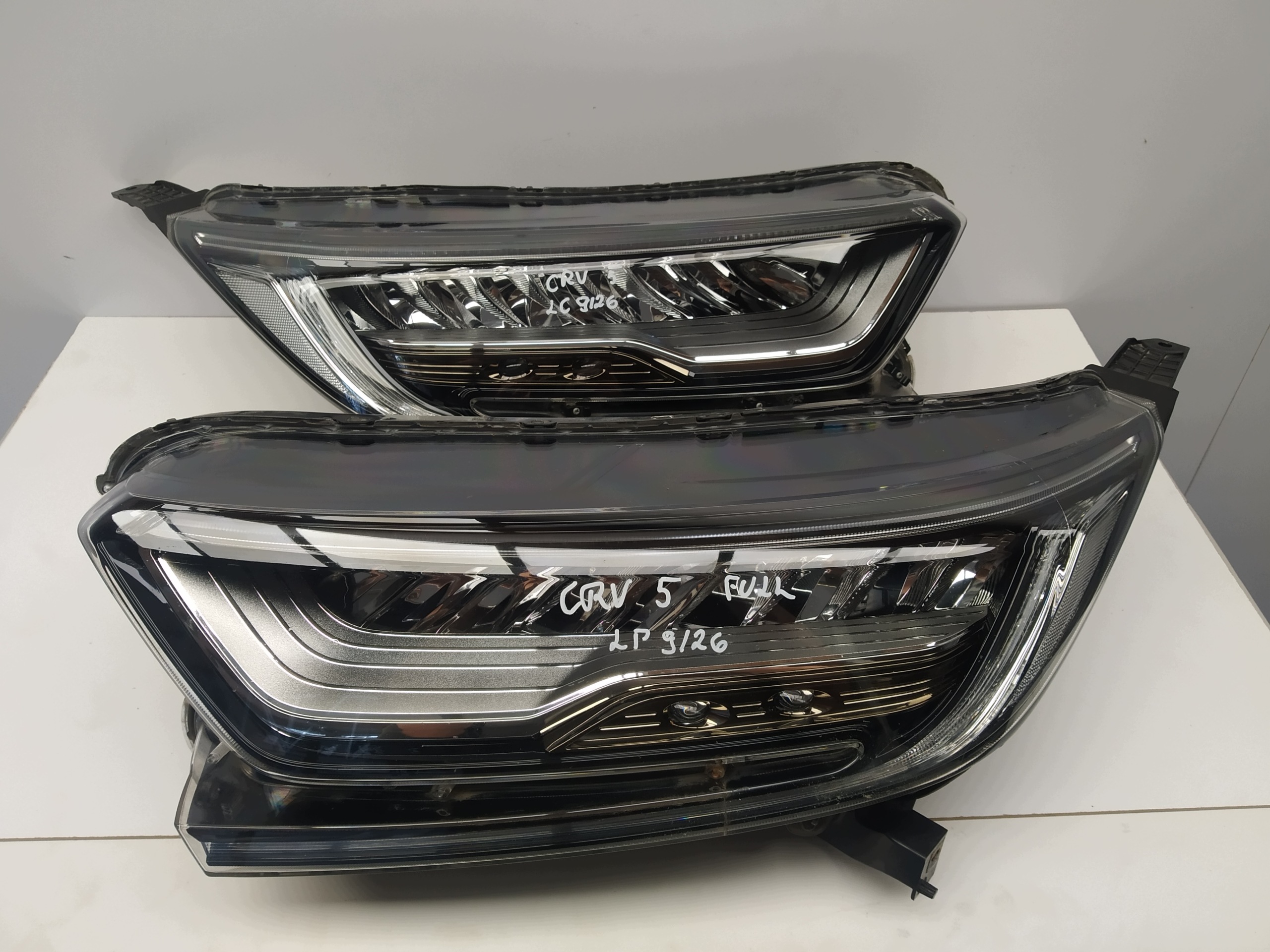 2018r + Honda CRV V reflektor light Full Led front right left original