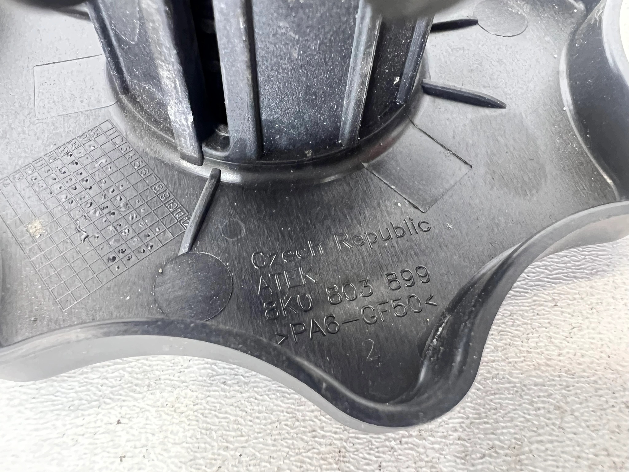 Vis Roues de la roue de secours AUDI A4 B8 8K0803899 8K9012173A