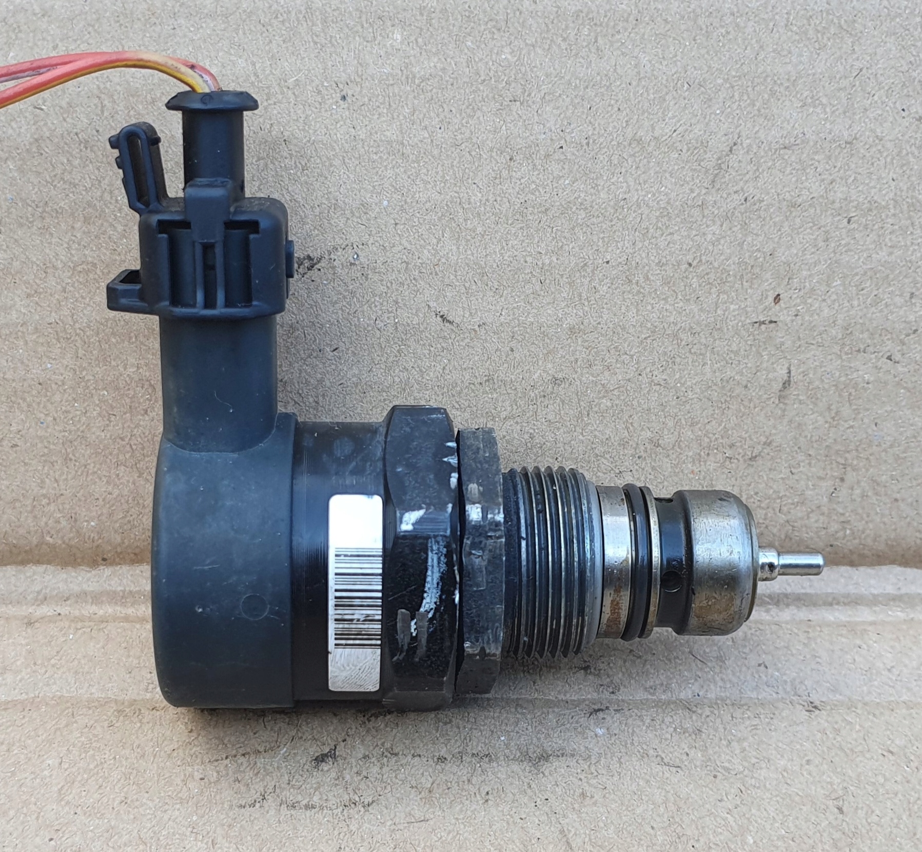 0281002507 23280-33010 - TOYOT YARIS II 1.4 D4D РЕГУЛЯТОР ДАВЛЕНИЯ ТОПЛИВА