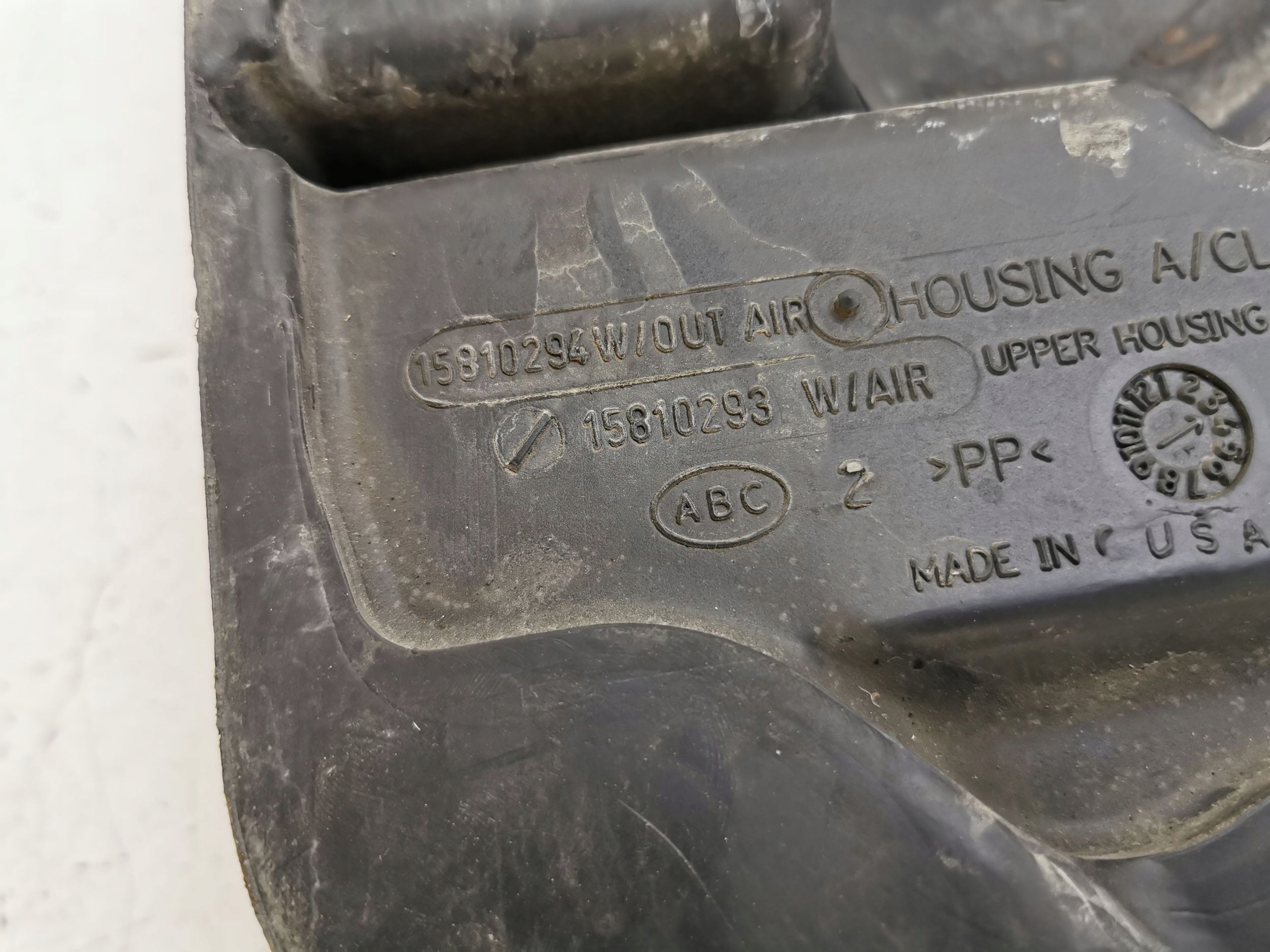 SAAB 2006 крышка фильтра Воздух 15810294