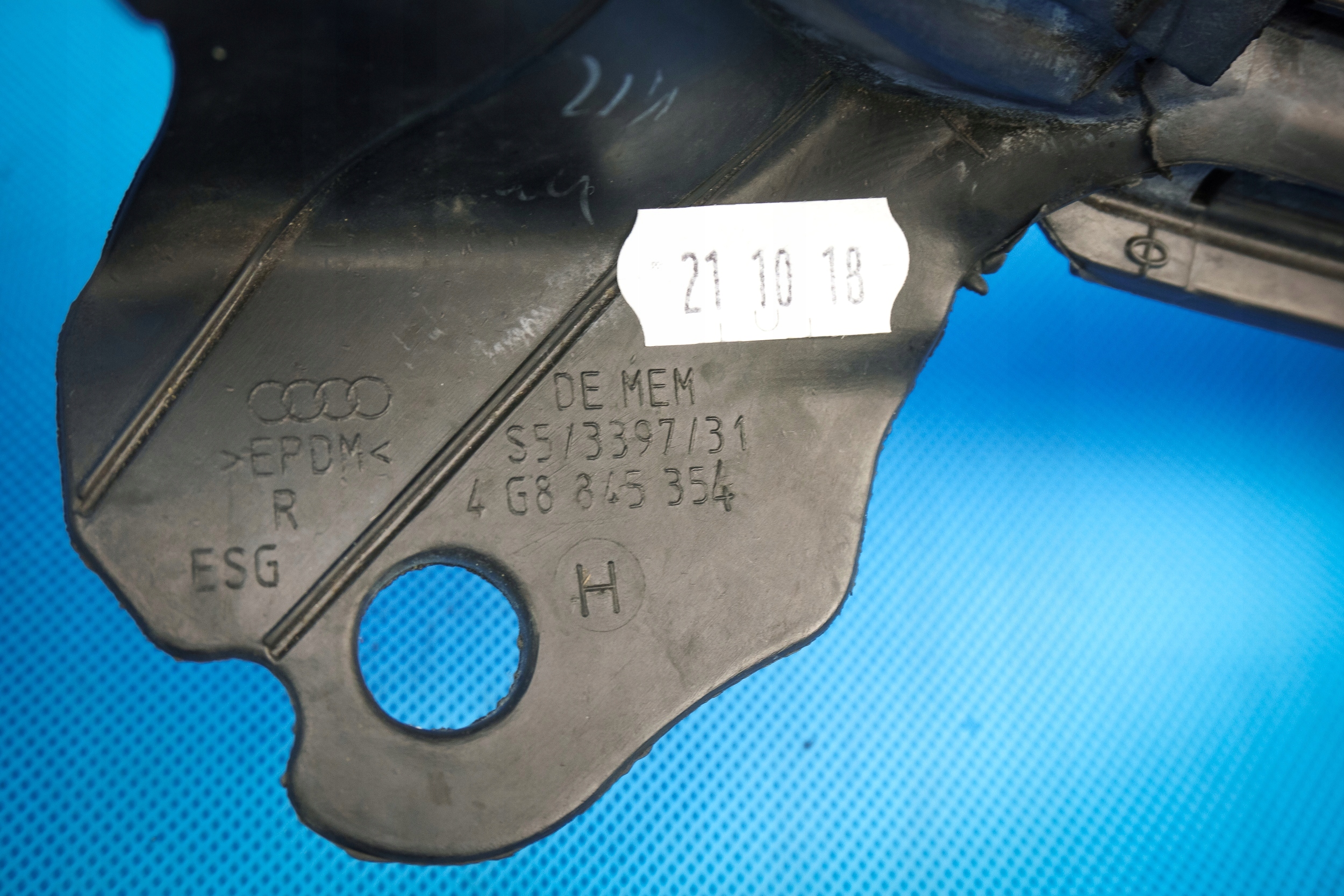 gasket upper door front Audi A7 S7 4G8845354H