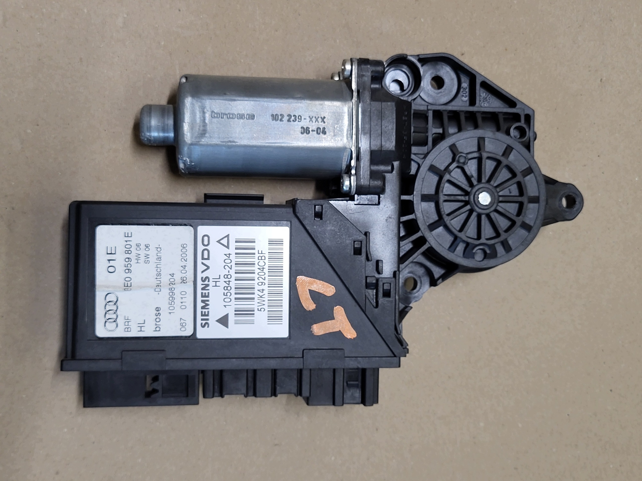 mini motor PODNOSNIKA windows Z door left rear part module AUDI A4 B6 B7 8E0959801E