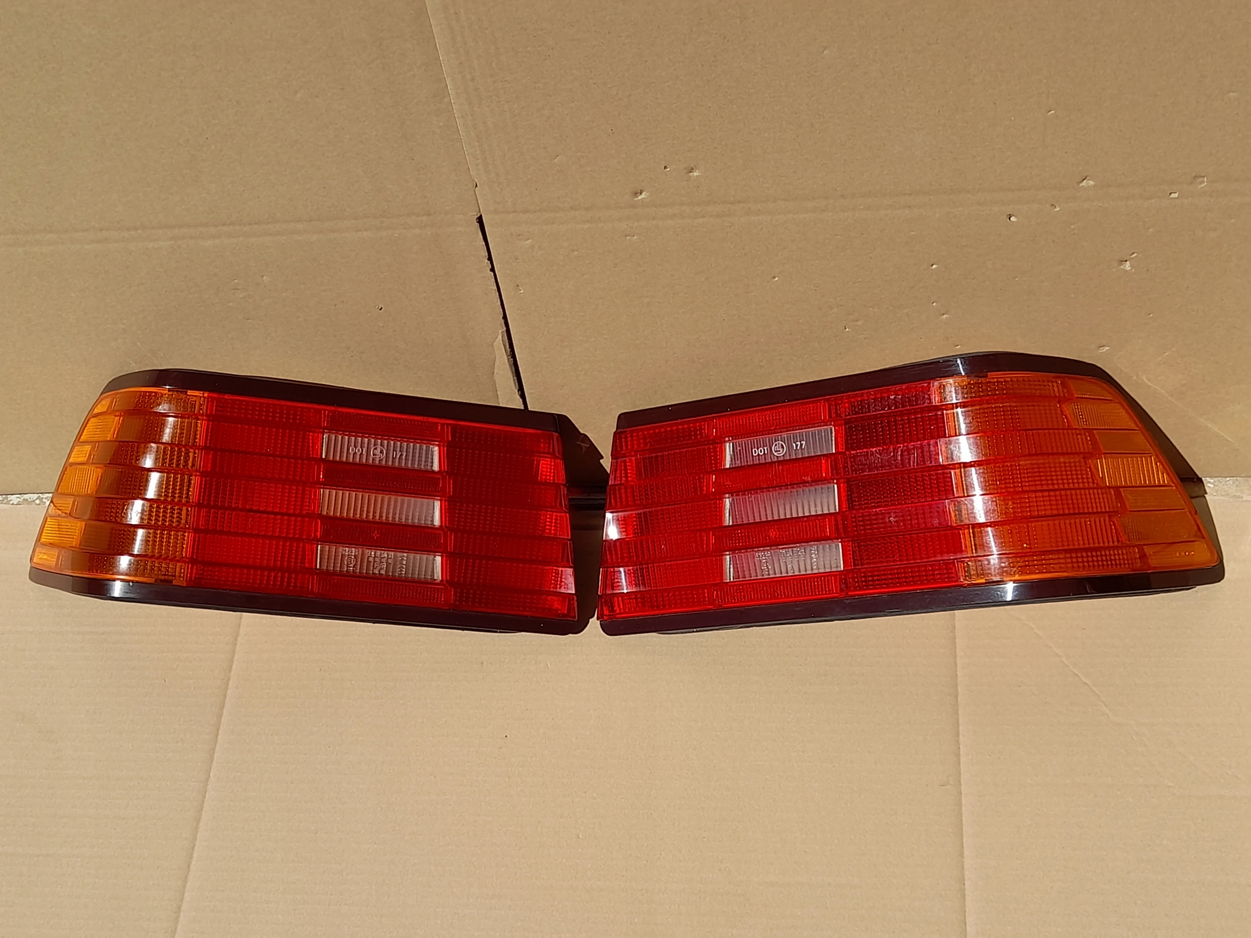 light rear rear part right + left MERCEDES SL 129 W129 ORG CALE