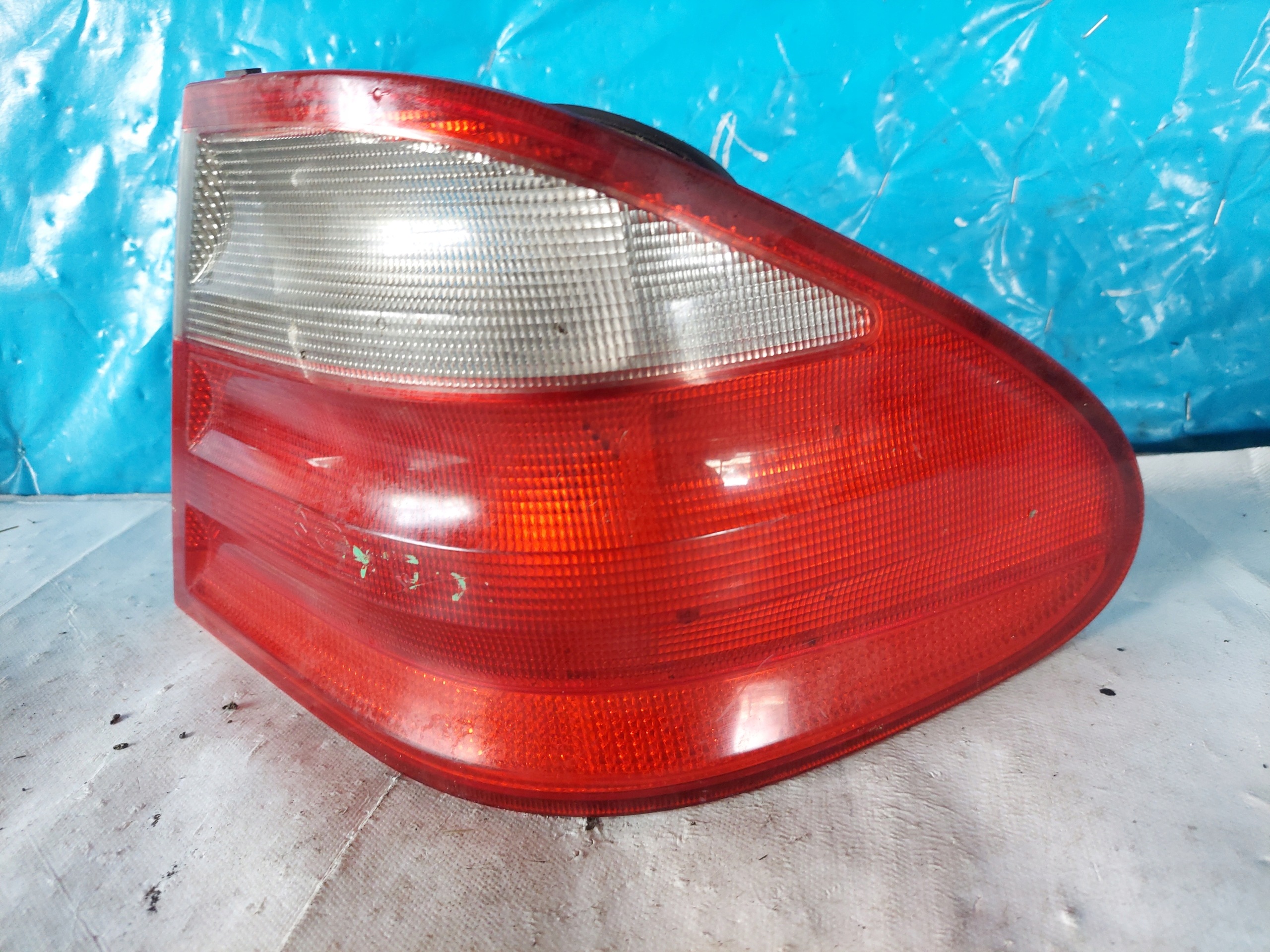 light MERCEDES CLK 2088200264 right rear part