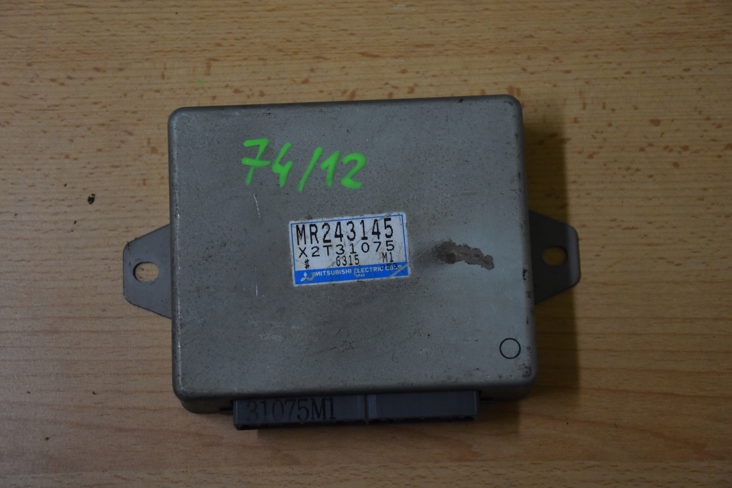 Модуль драйвера abs Mr243145 Mitsubishi pajero II