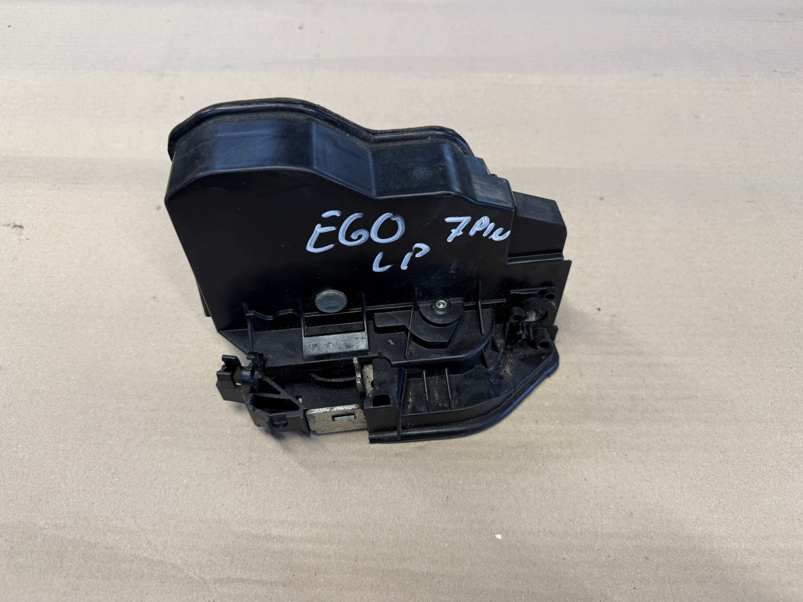 BMW 5 E60 E61 lock door left front front 7 PIN 7036167