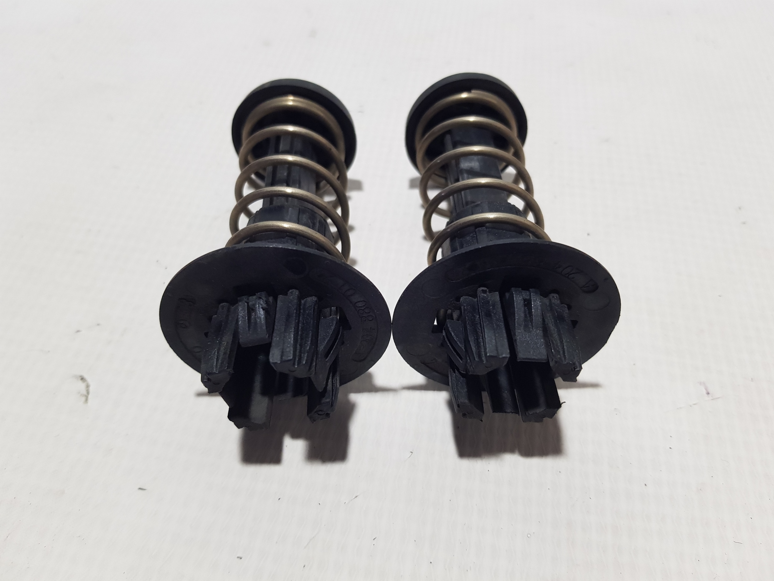 tip bonnets spring MERCEDES W204 W212 W207 A2048800127