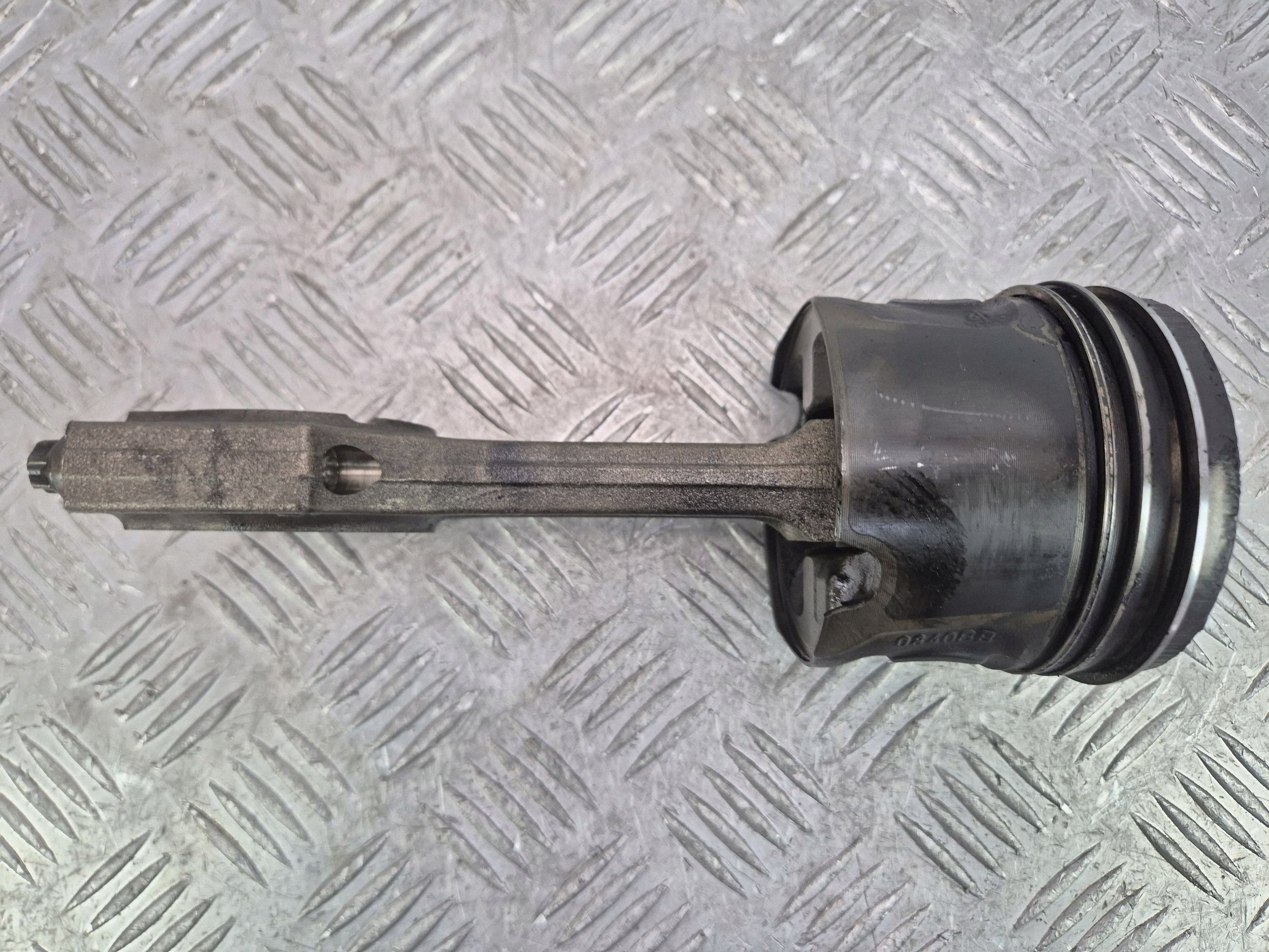 piston with connecting rod BMW 1 E81 116d N47D20A 0840BB
