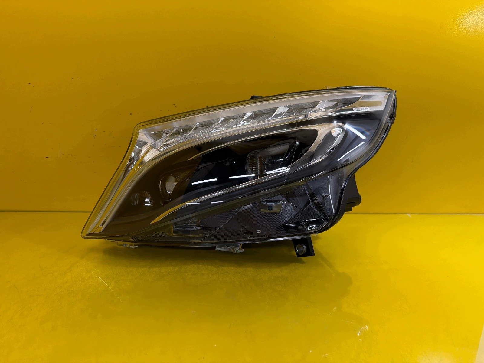 light left Mercedes V-Klasa W447 Full Led A4479065200