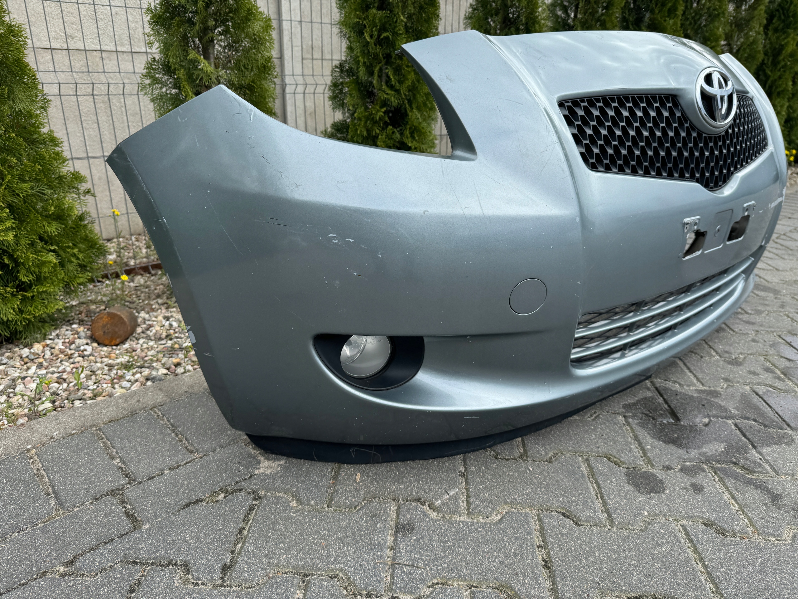 ZDERZAK PRZÓD PRZEDNI TOYOTA YARIS II 52119-0D130 2006-2009 Strona zabudowy przód