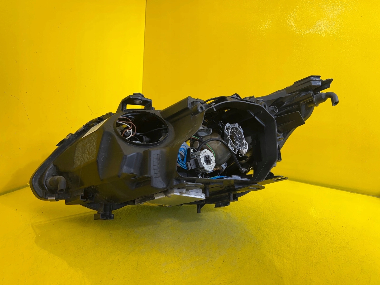 light right BMW E60 E61 Xenon 03-07 7044672-05